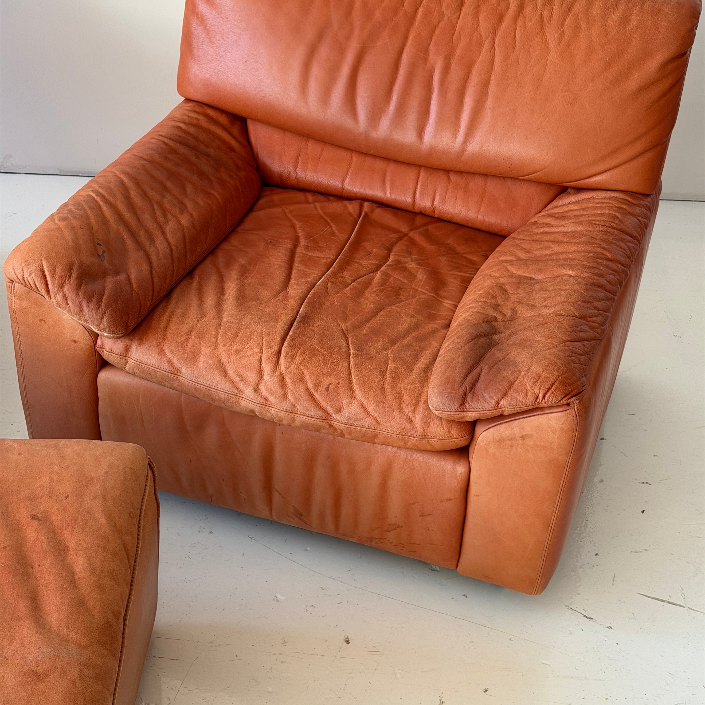 German Orange Leather Lounge Chairs + Ottoman by Dreipunkt