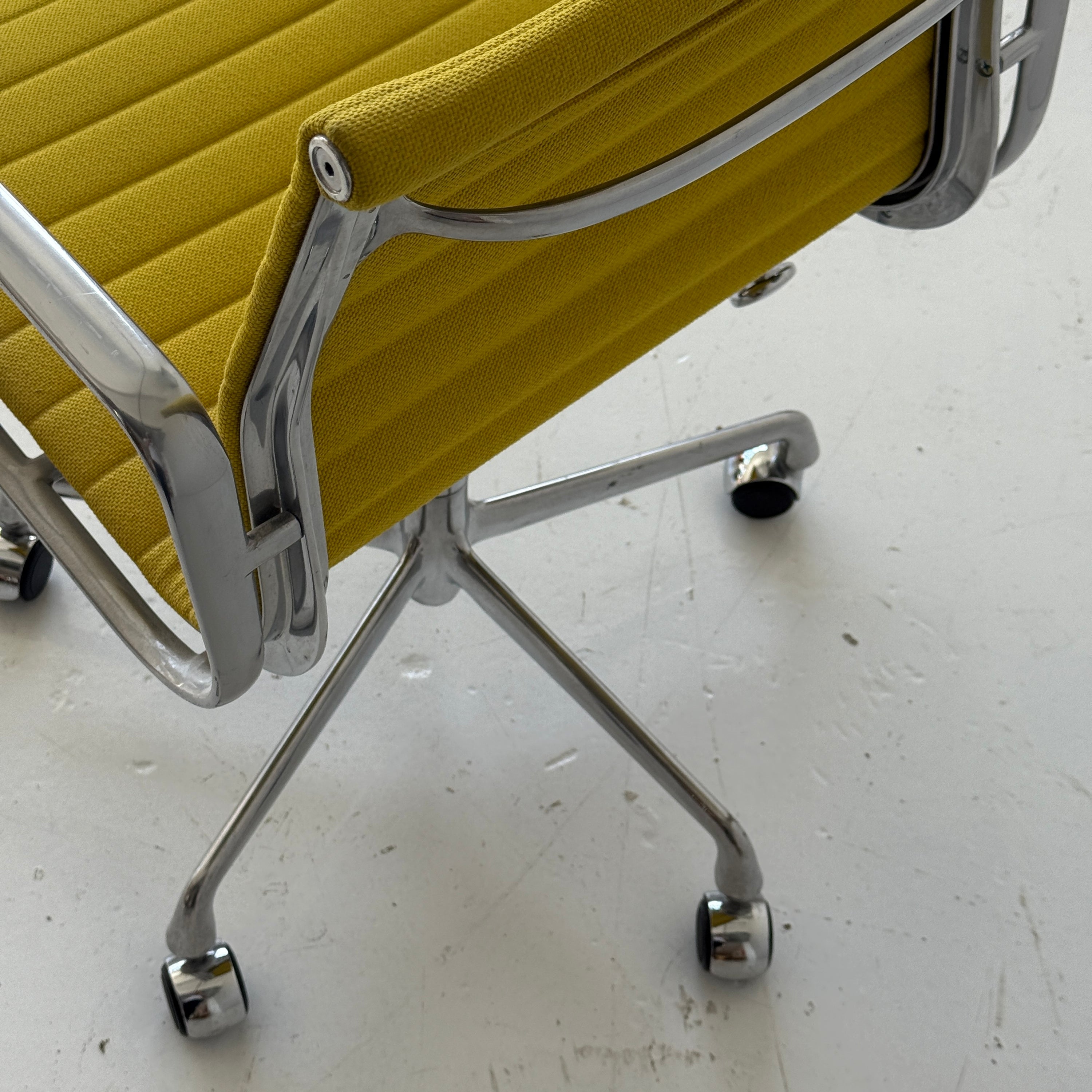 Aluminum Group Task Chair by Charles and Ray Eames for Herman Miller