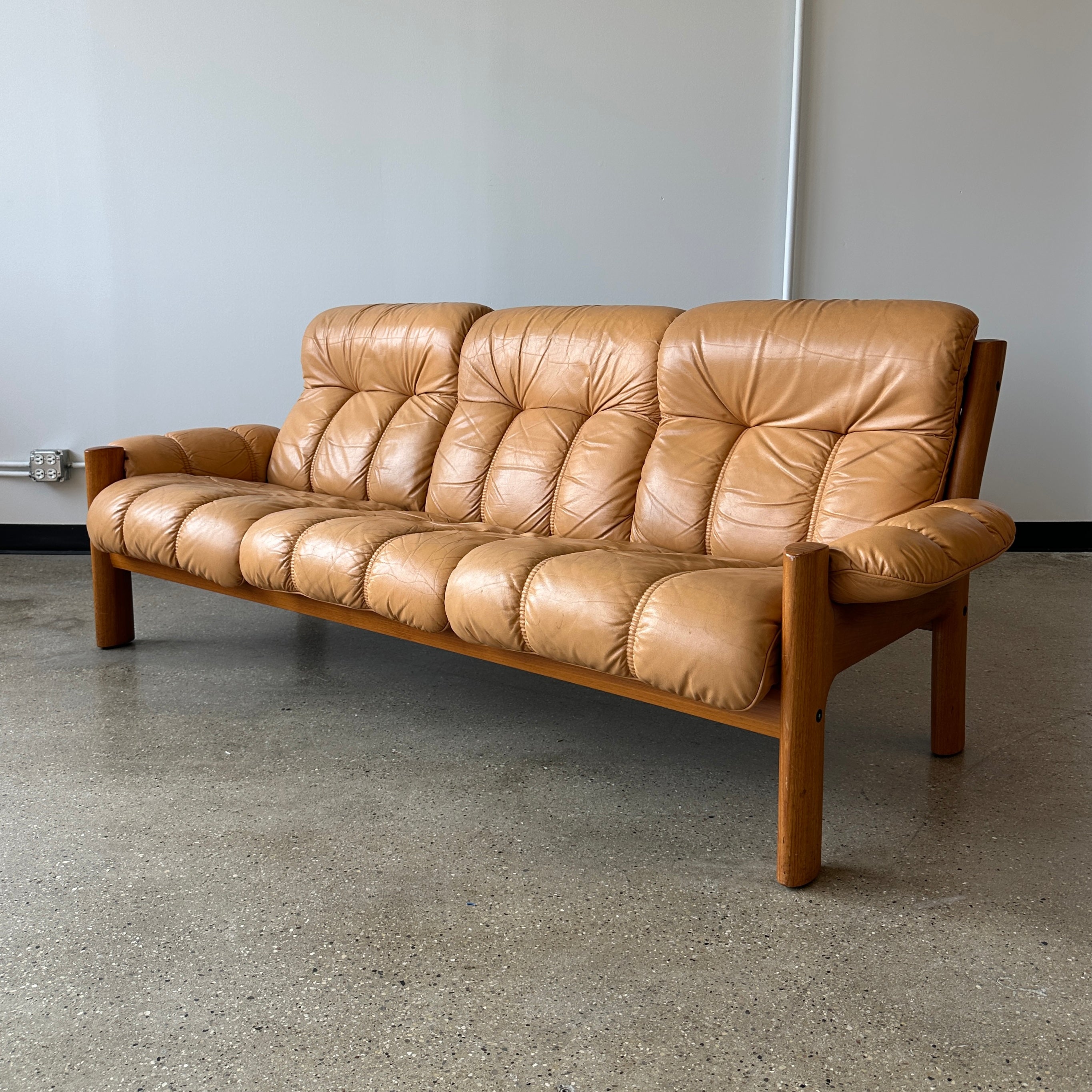 Leather Montana Sofa by Ekornes