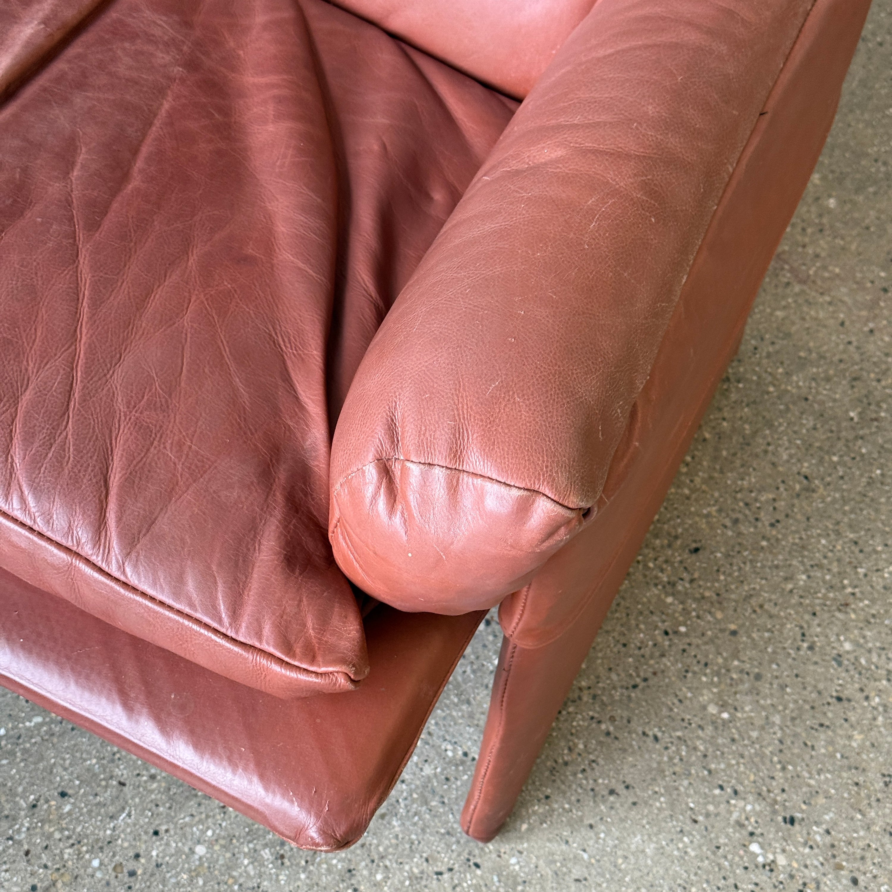 Clay Leather Lounge Chair by Giovanni Offredi for Saporiti