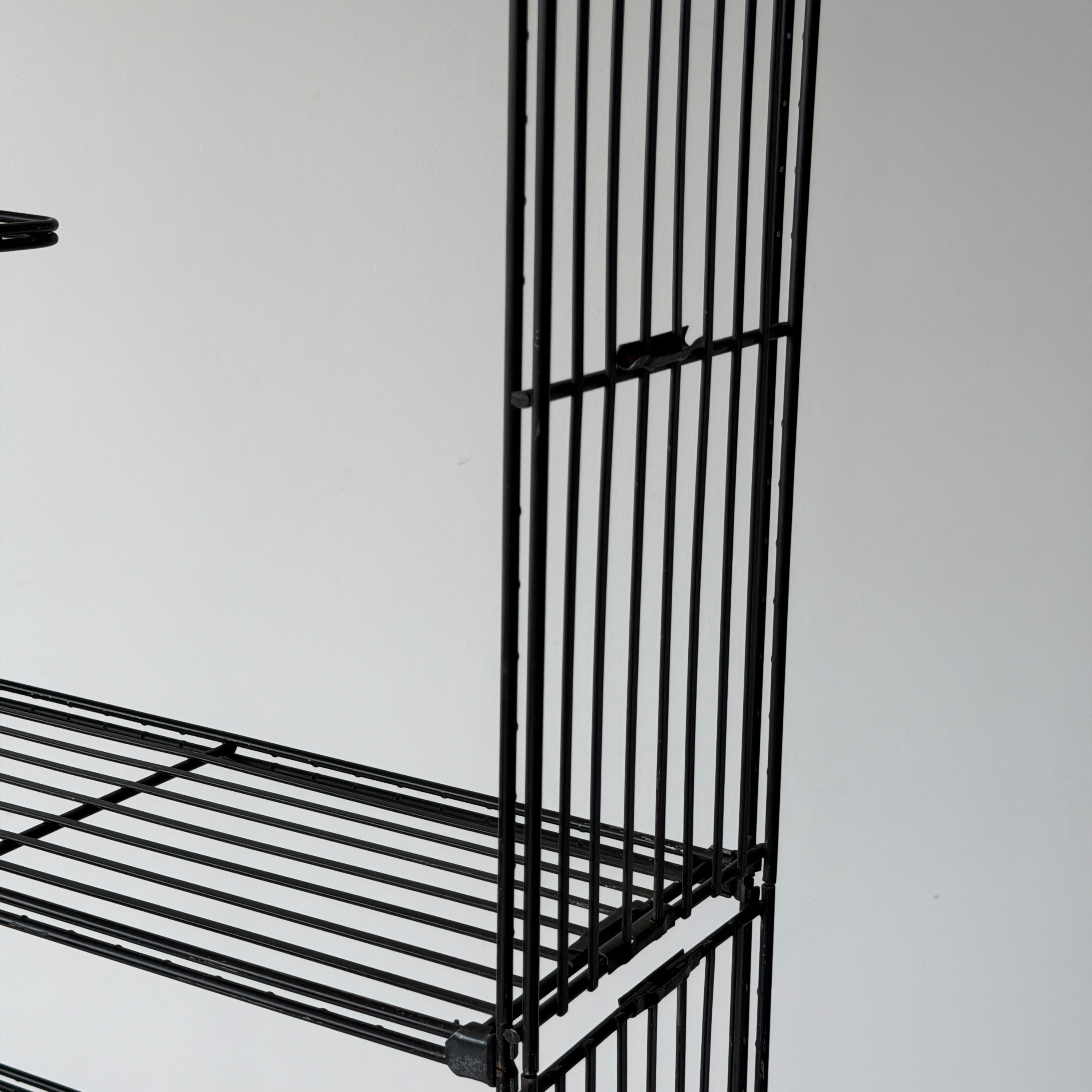 Multistrux Iron Shelving by Multimueble