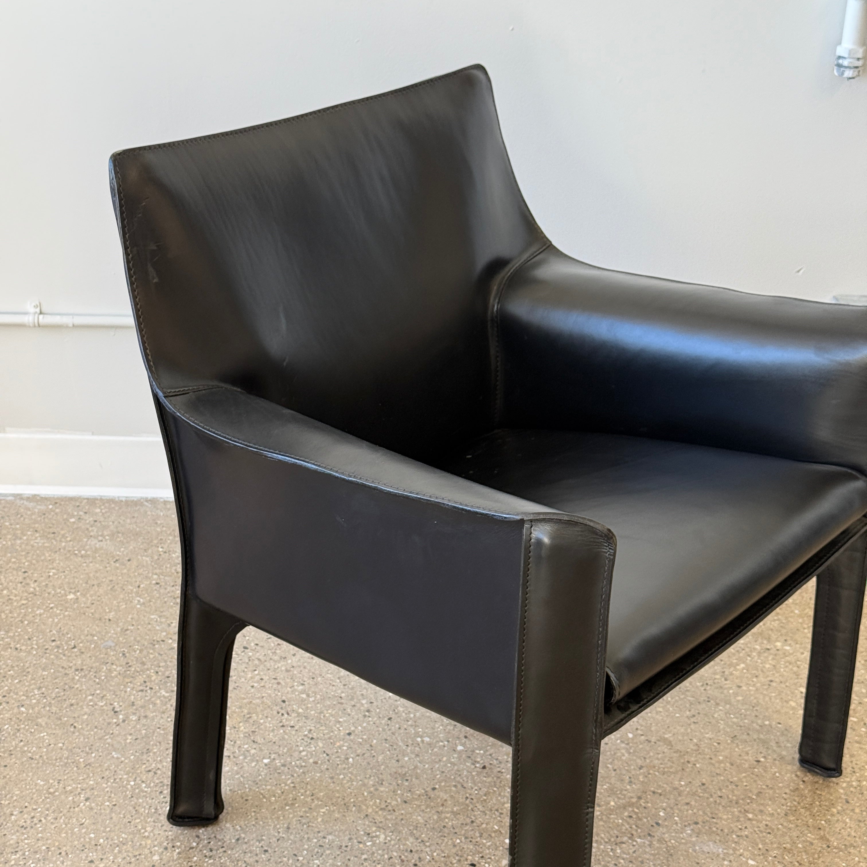 フェレルcassina 414 cab ラウンジチェア Cassina】カッシーナ 414 CAB キャブ ラウンジアームチェア 黒総