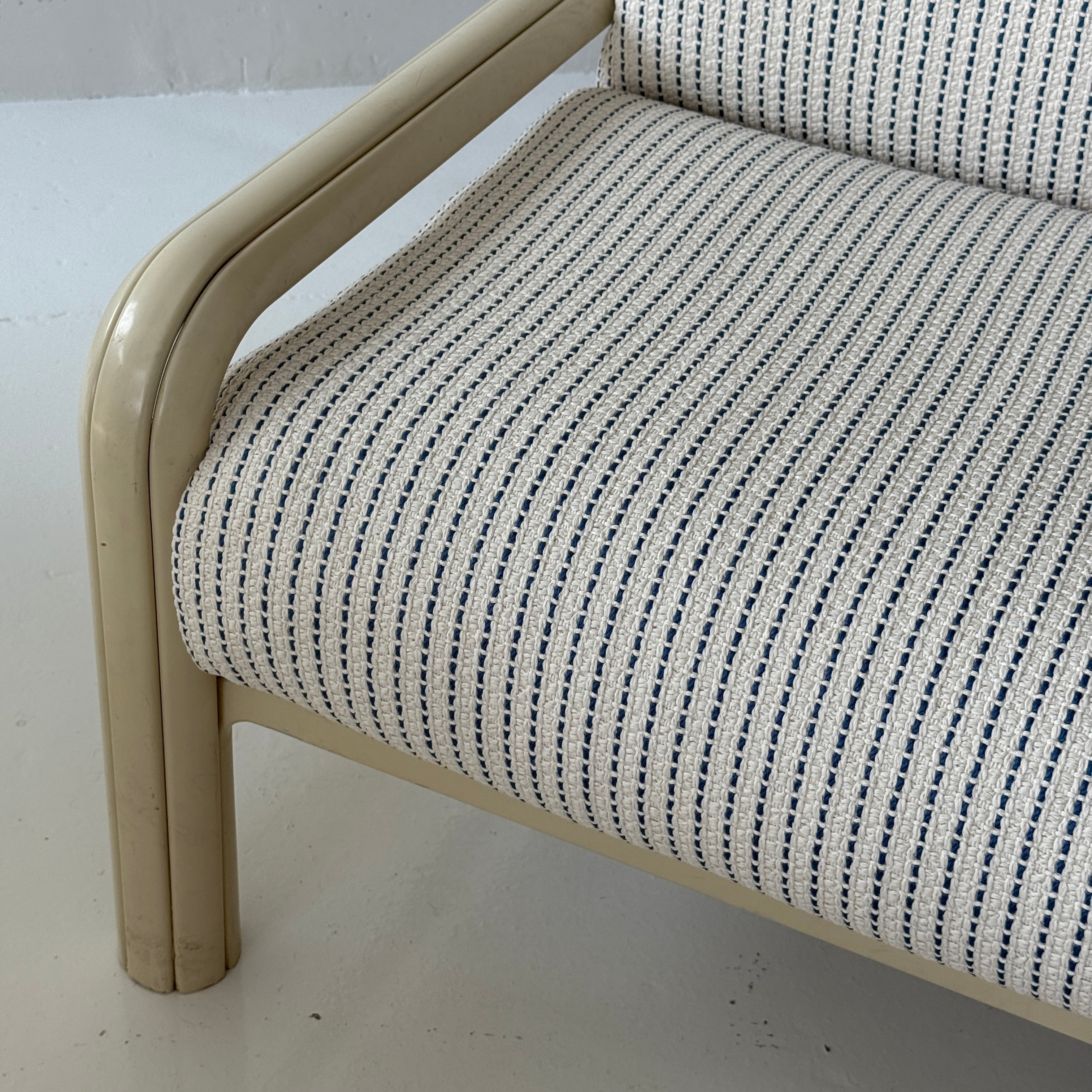 Orsay Sofa by Gae Aulenti for Knoll – spotexclamationpoint