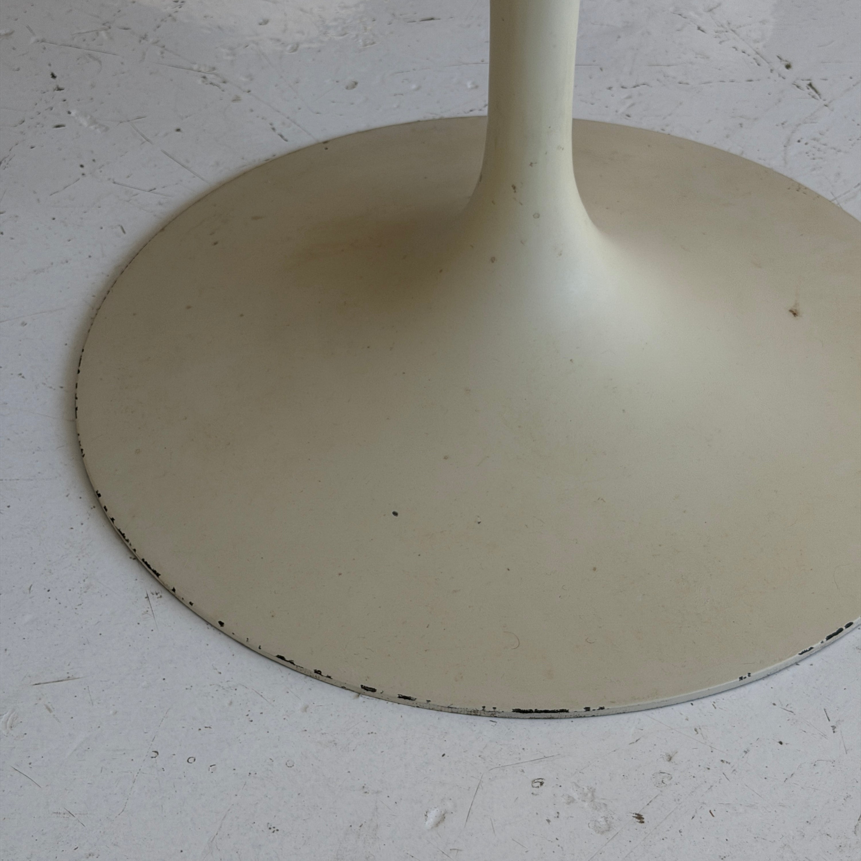 Tulip Dining Table by Eero Saarinen for Knoll