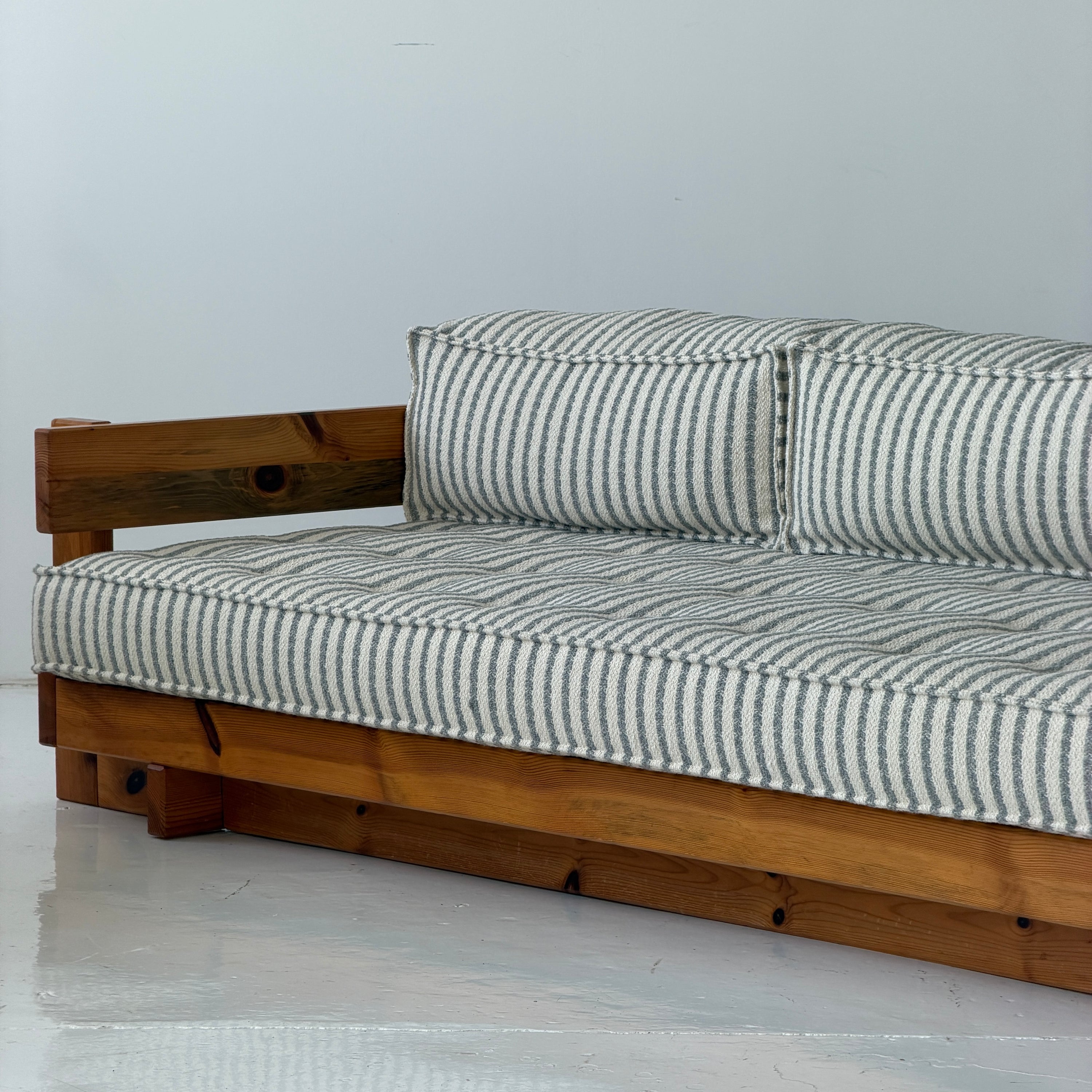 Swedish Pine Daybed Sofa by Yngve Ekström for Swedese