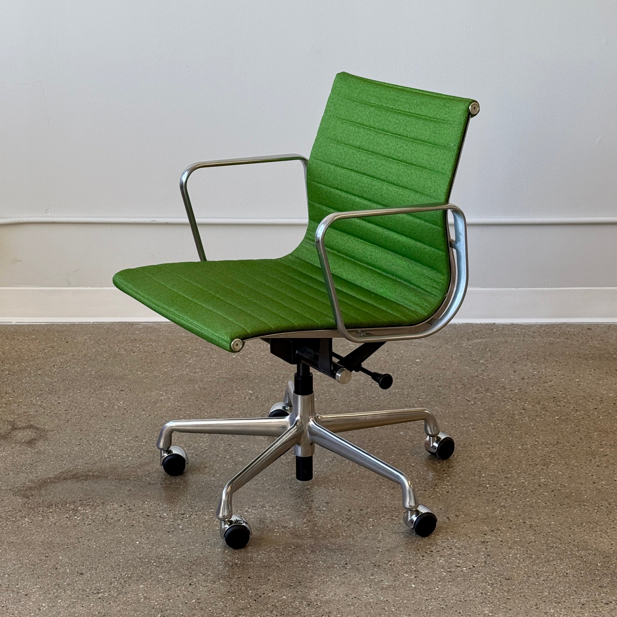 Aluminum Group Task Chair by Charles and Ray Eames for Herman Miller