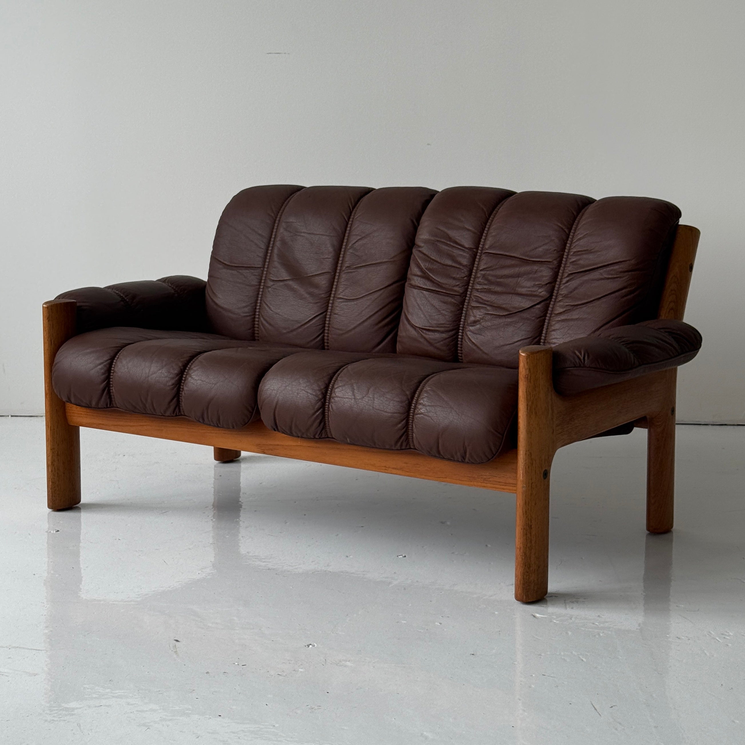 Leather Montana Settee by Ekornes