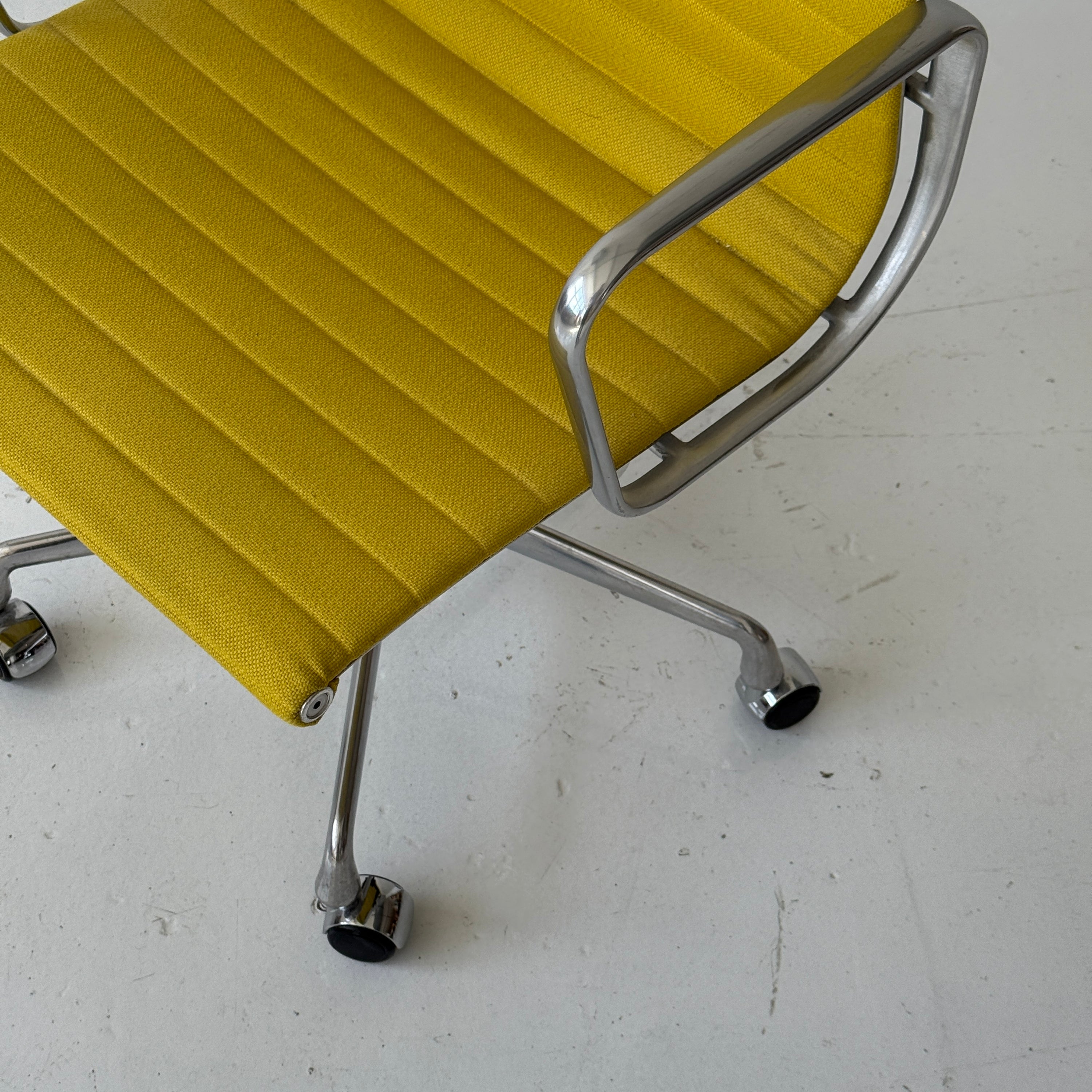 Aluminum Group Task Chair by Charles and Ray Eames for Herman Miller