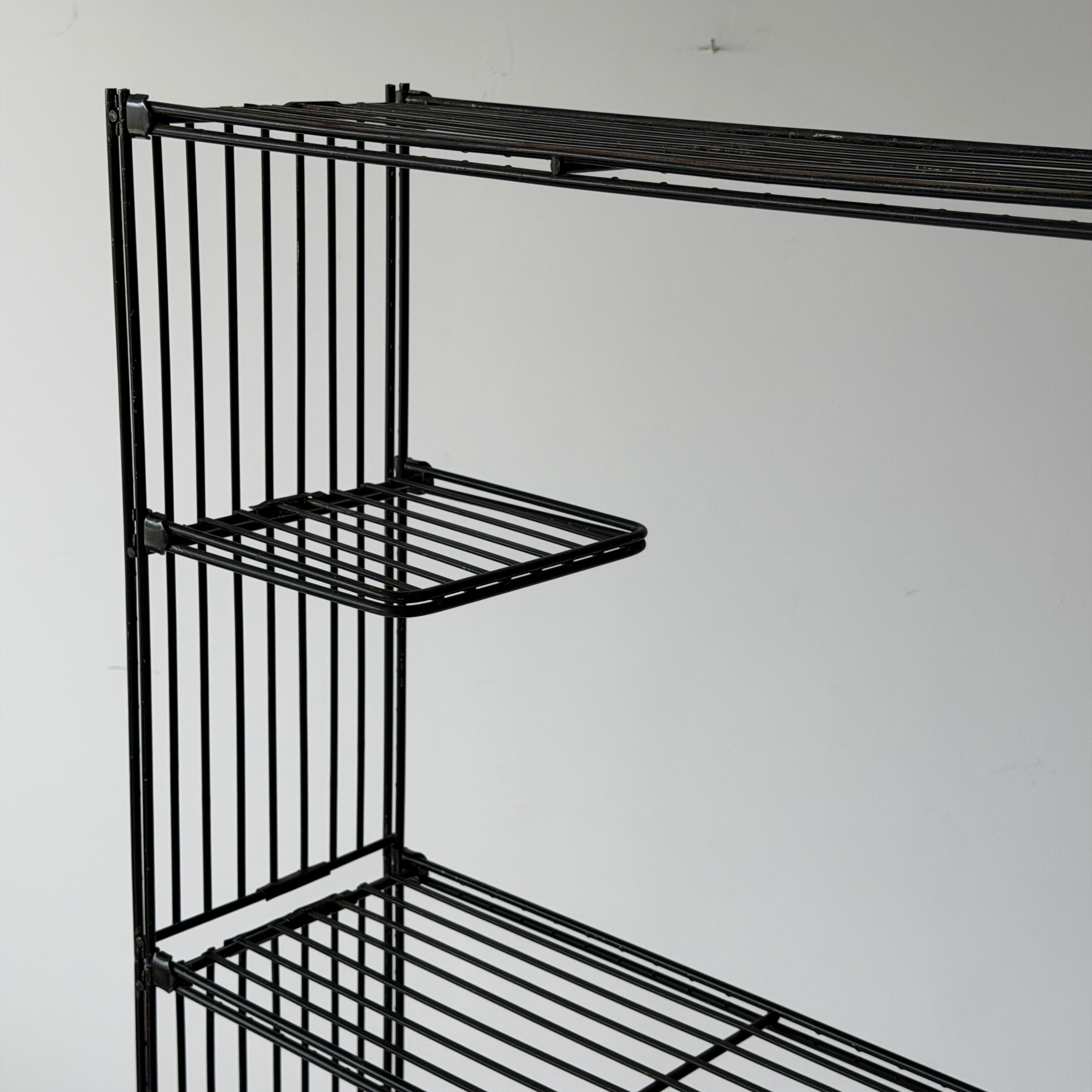 Multistrux Iron Shelving by Multimueble
