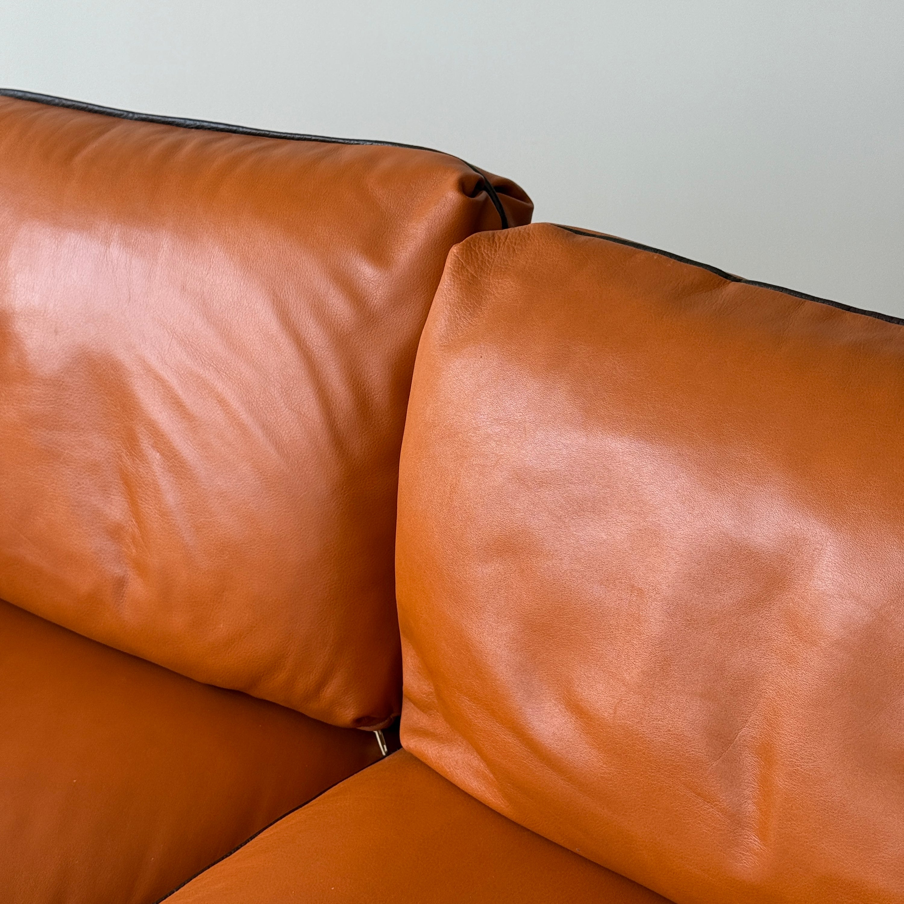 Landeau Leather Sofa by Mario Bellini for Cassina
