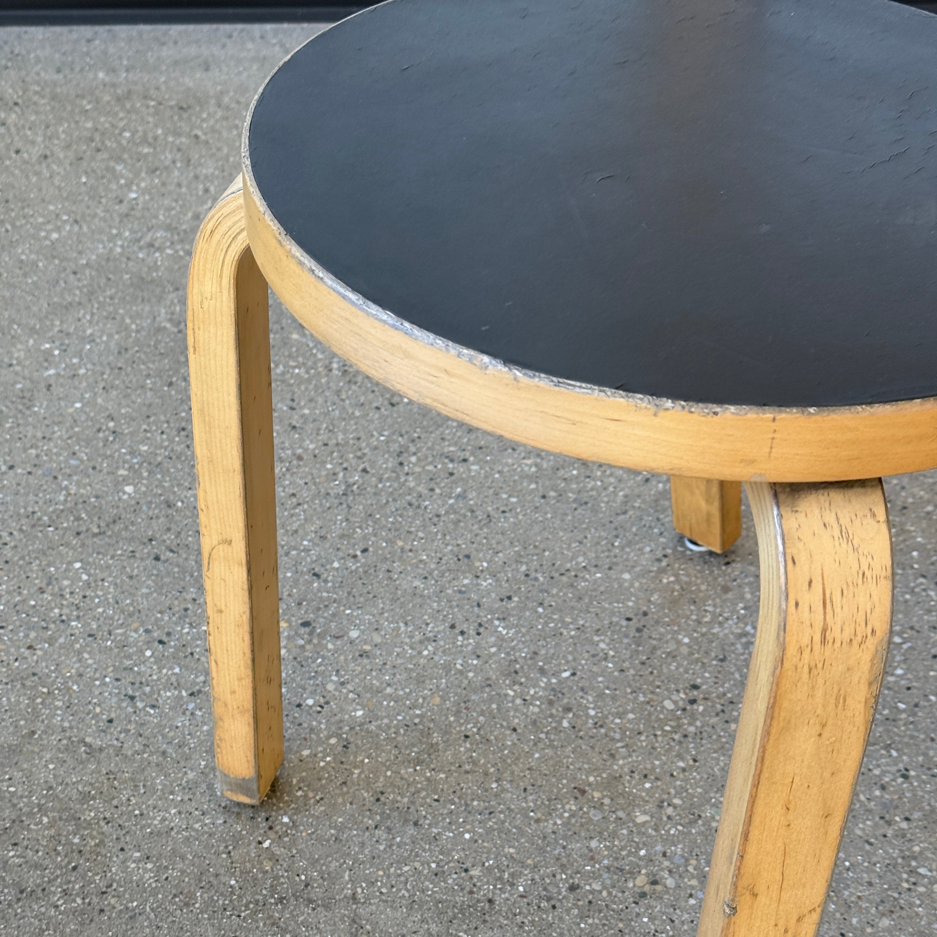 Alvar Aalto  ヴィンテージ　stool66 Model 66 Chair by Alvar Aalto for Artek – spotexclamationpoint