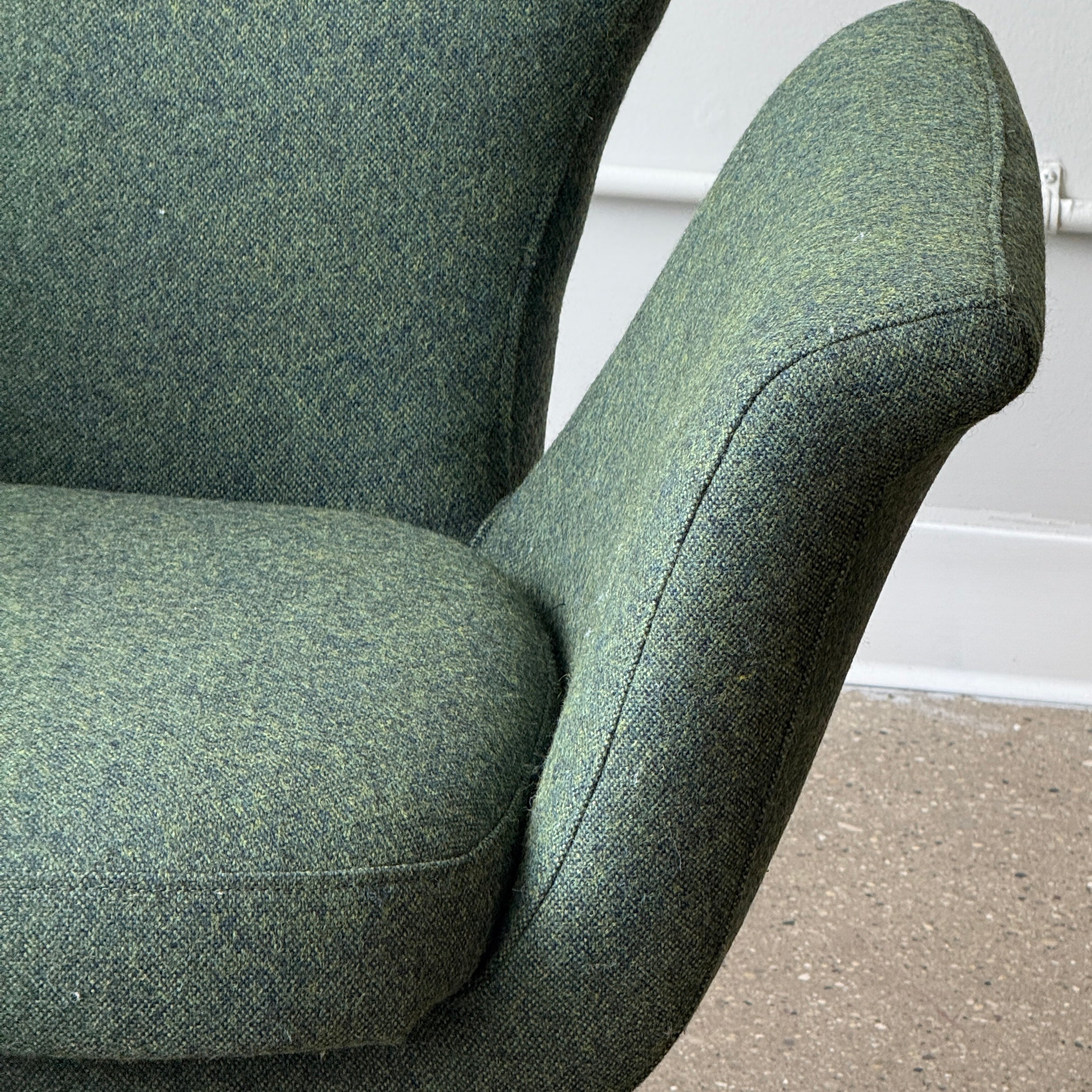 Postmodern Flower Chairs in Green Wool – spotexclamationpoint
