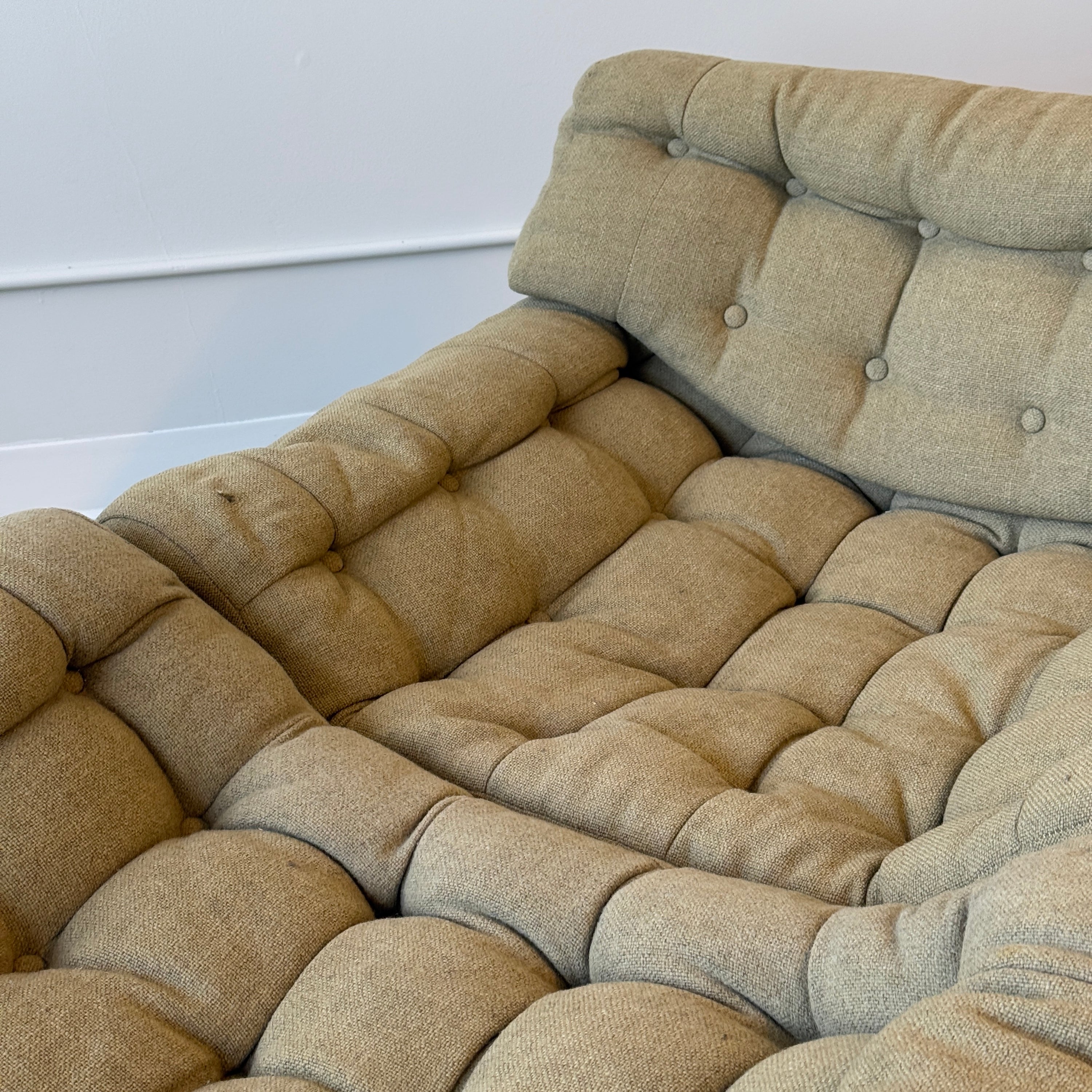 Tufted Biscuit Lounge Chaise