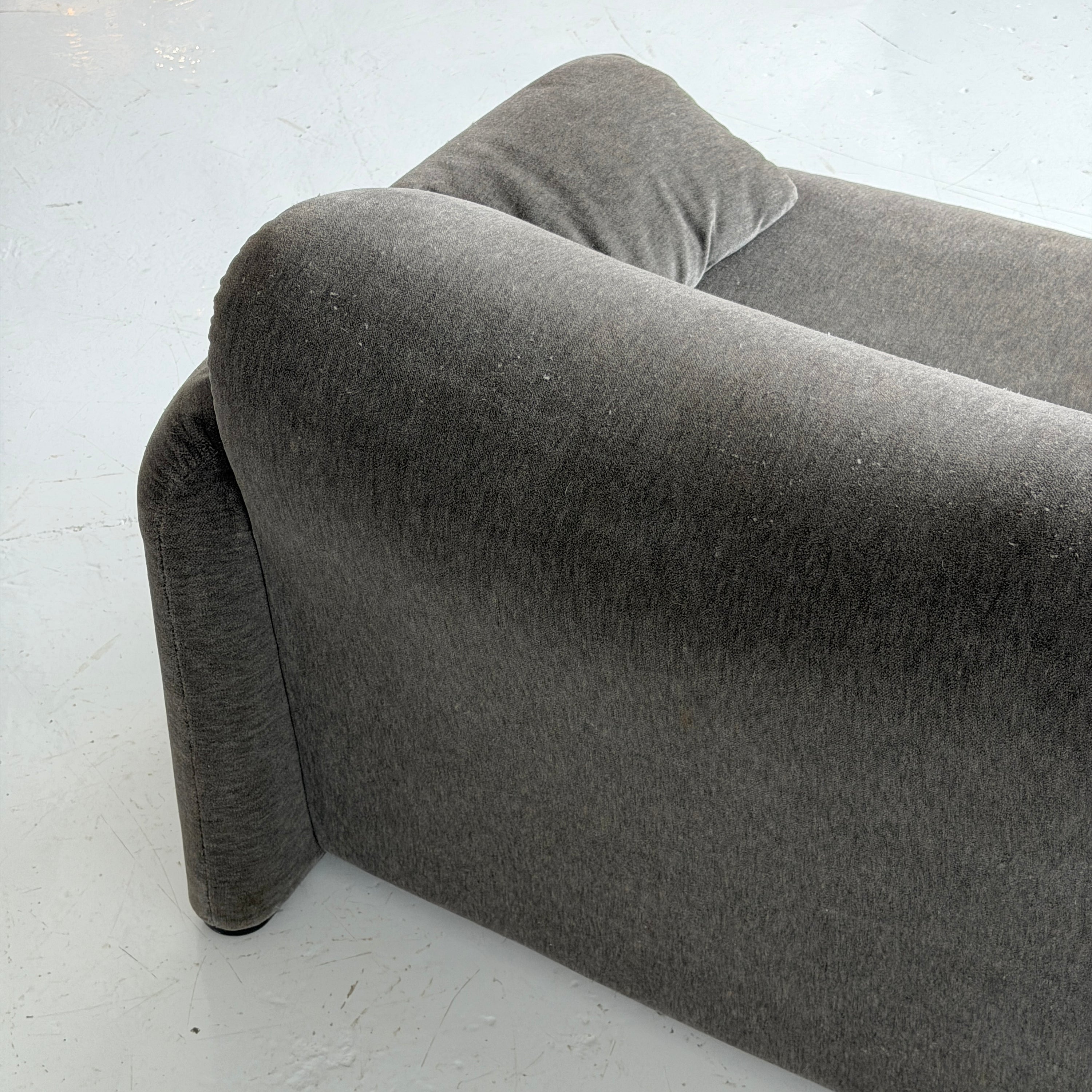 Maralunga Sofa by Vico Magistretti for Cassina