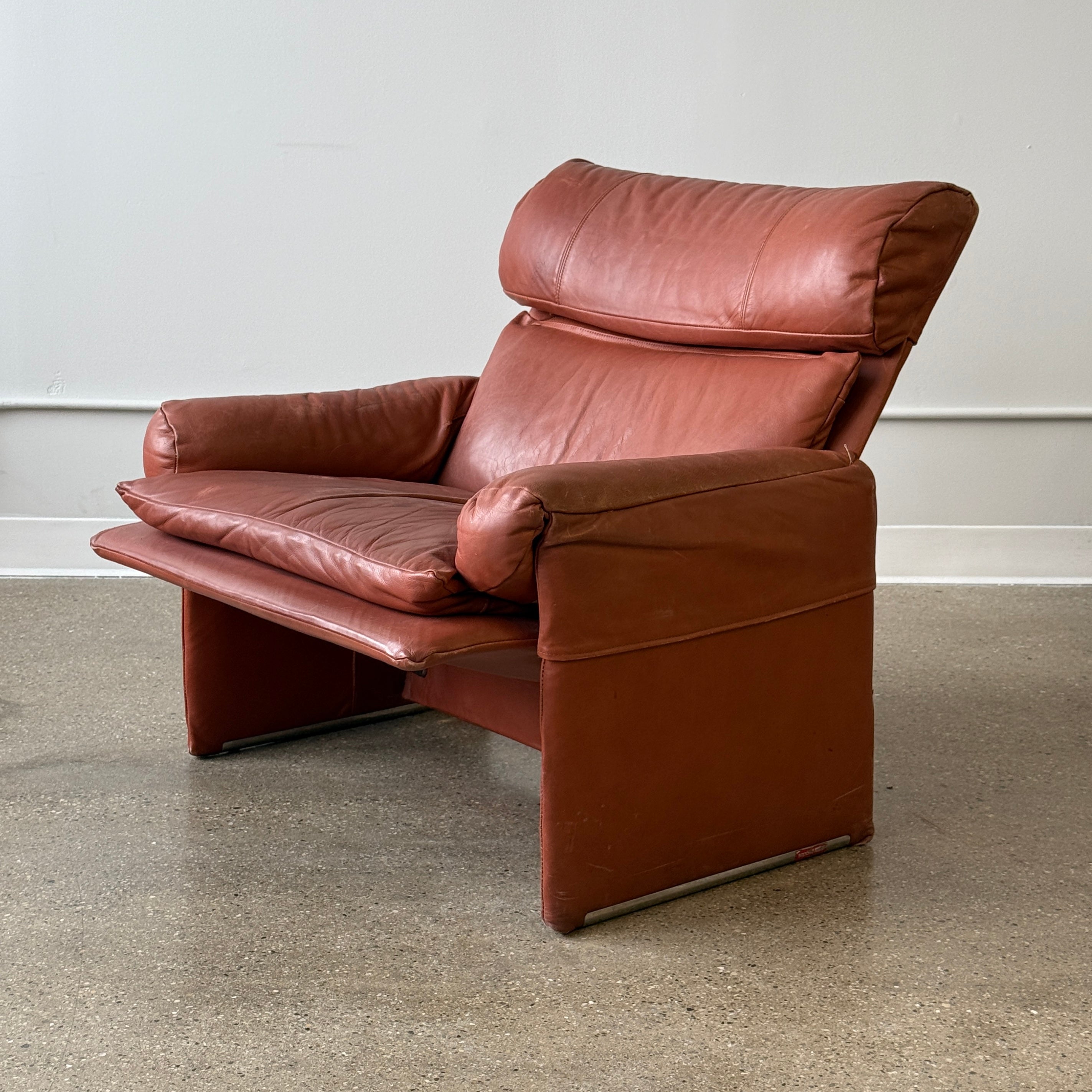 Clay Leather Lounge Chair by Giovanni Offredi for Saporiti