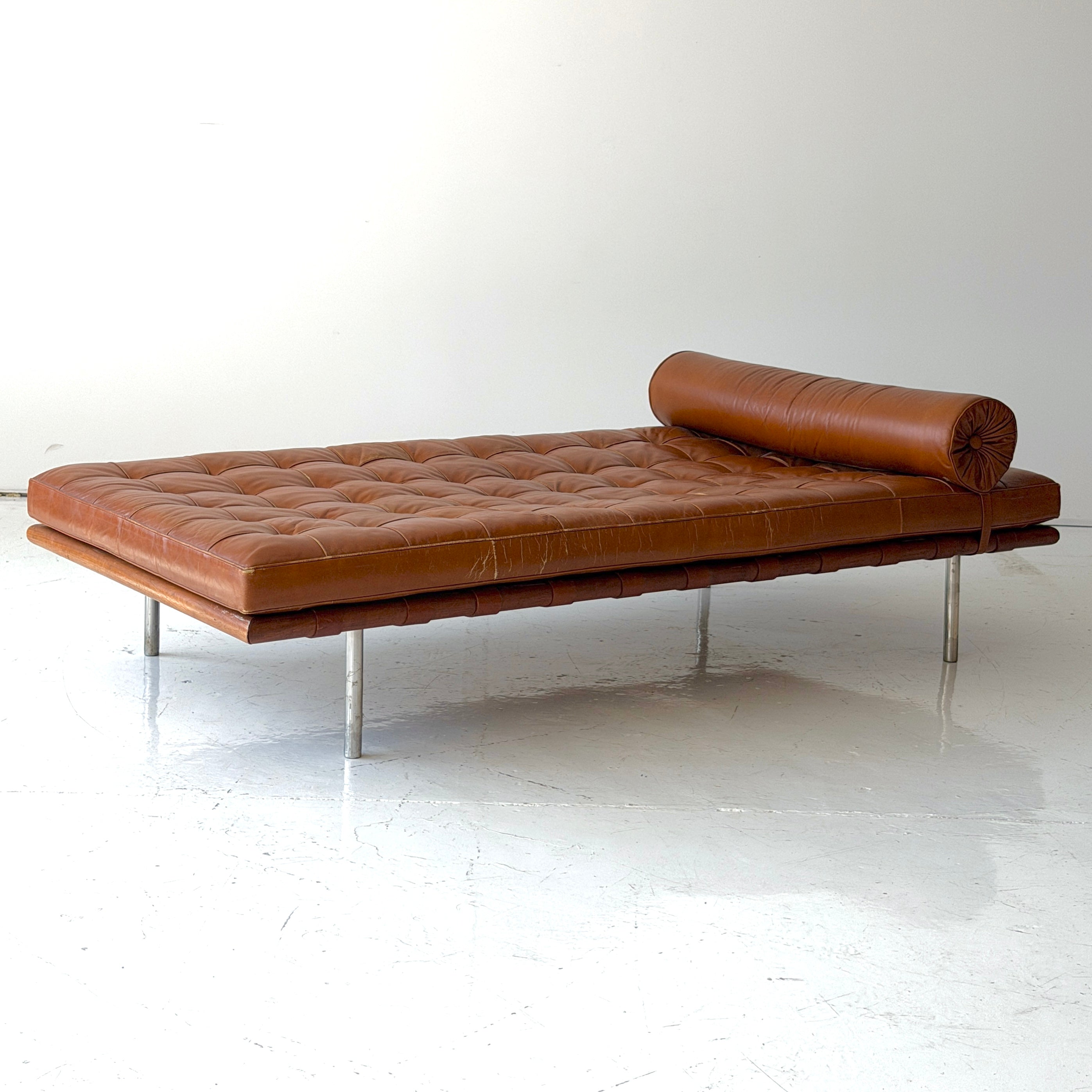Barcelona Daybed by Mies Van Der Rohe for Knoll Associates