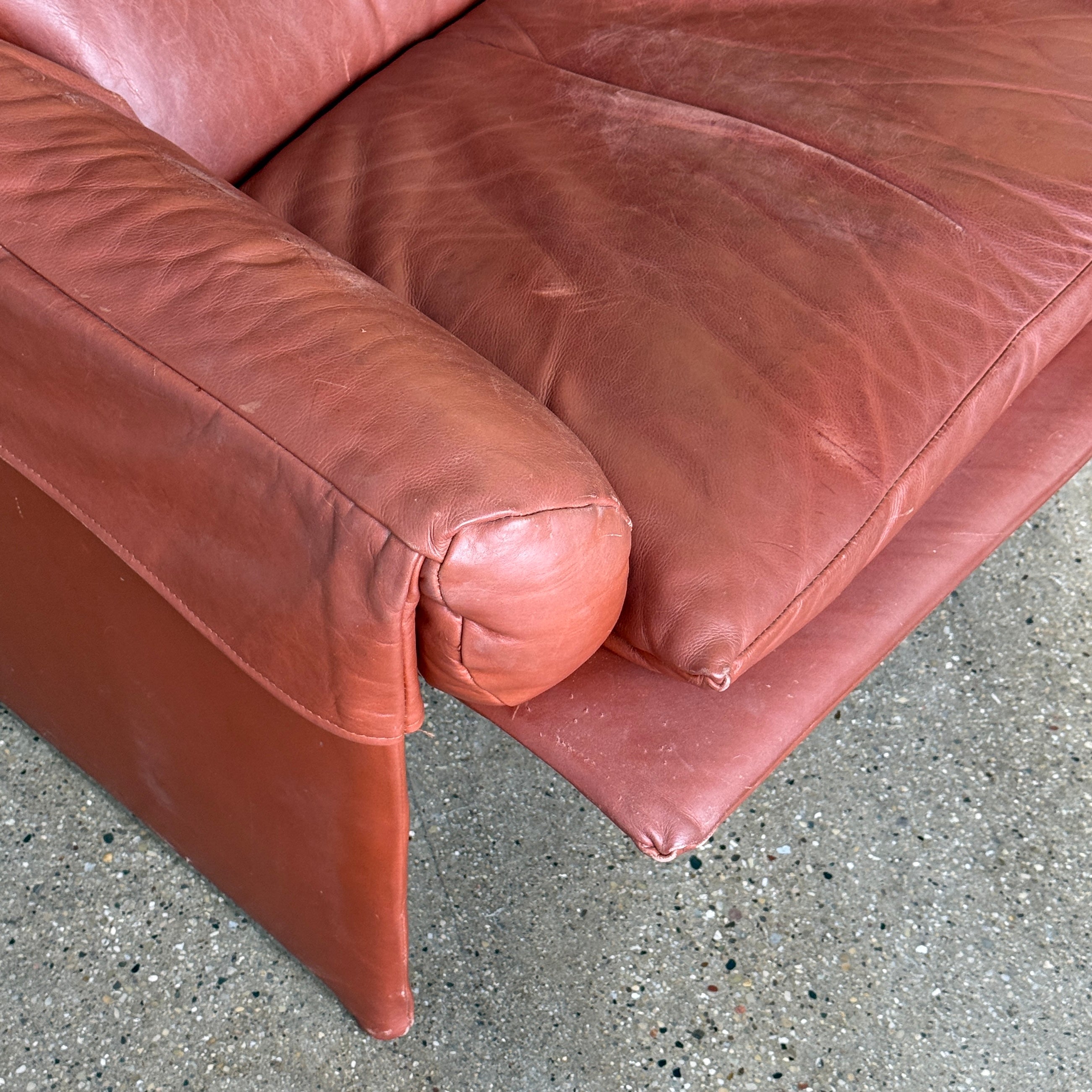 Clay Leather Lounge Chair by Giovanni Offredi for Saporiti