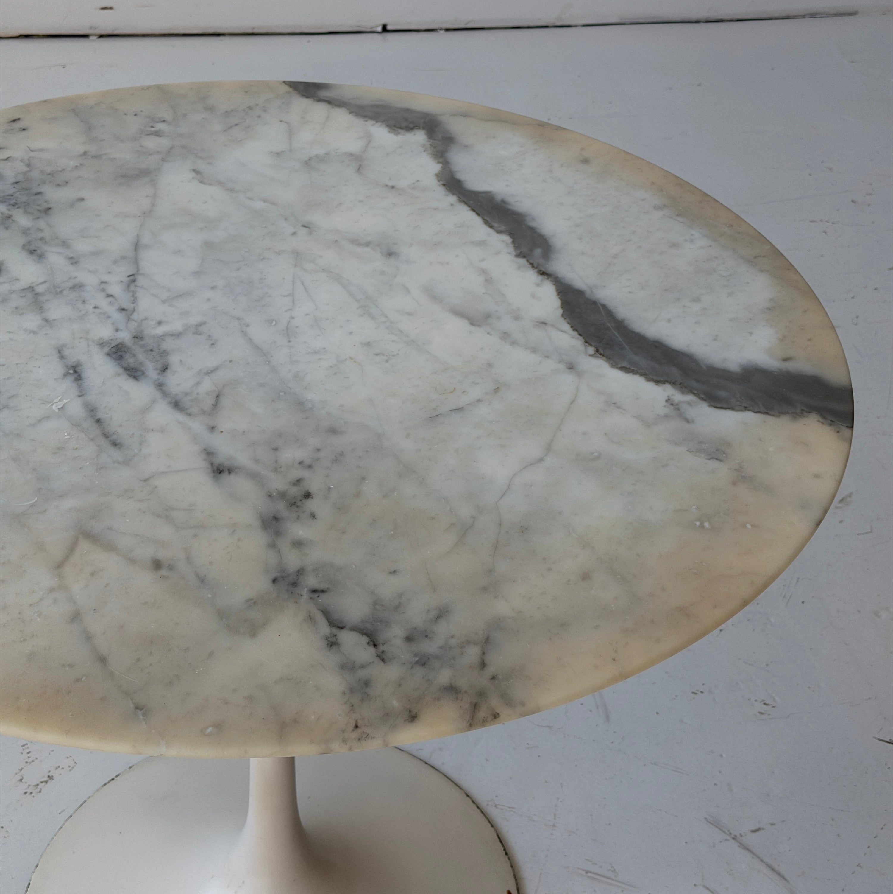Marble Tulip Dining Table by Eero Saarinen for Knoll