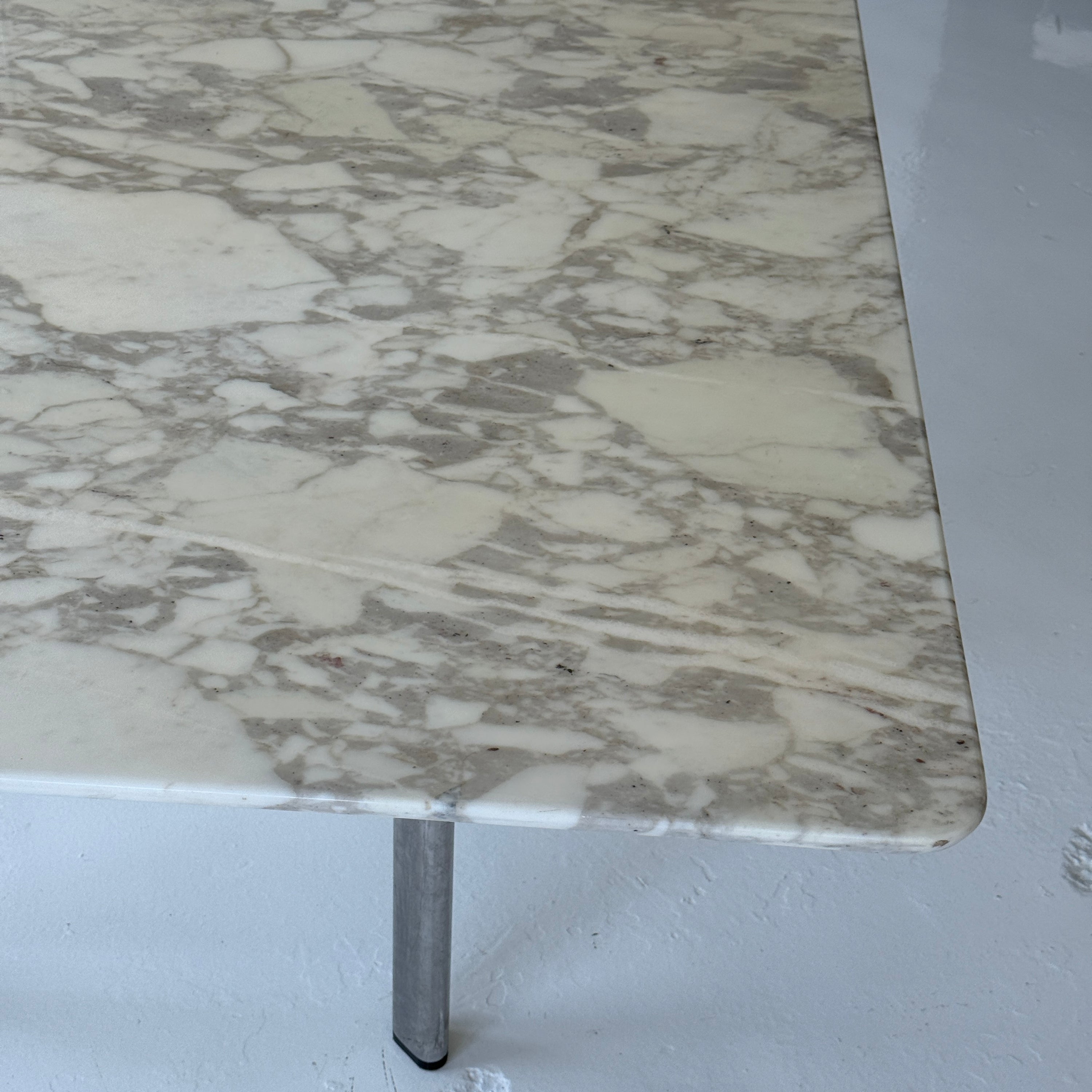 Marble Racetrack Dining Table by Joseph D’Urso for Knoll