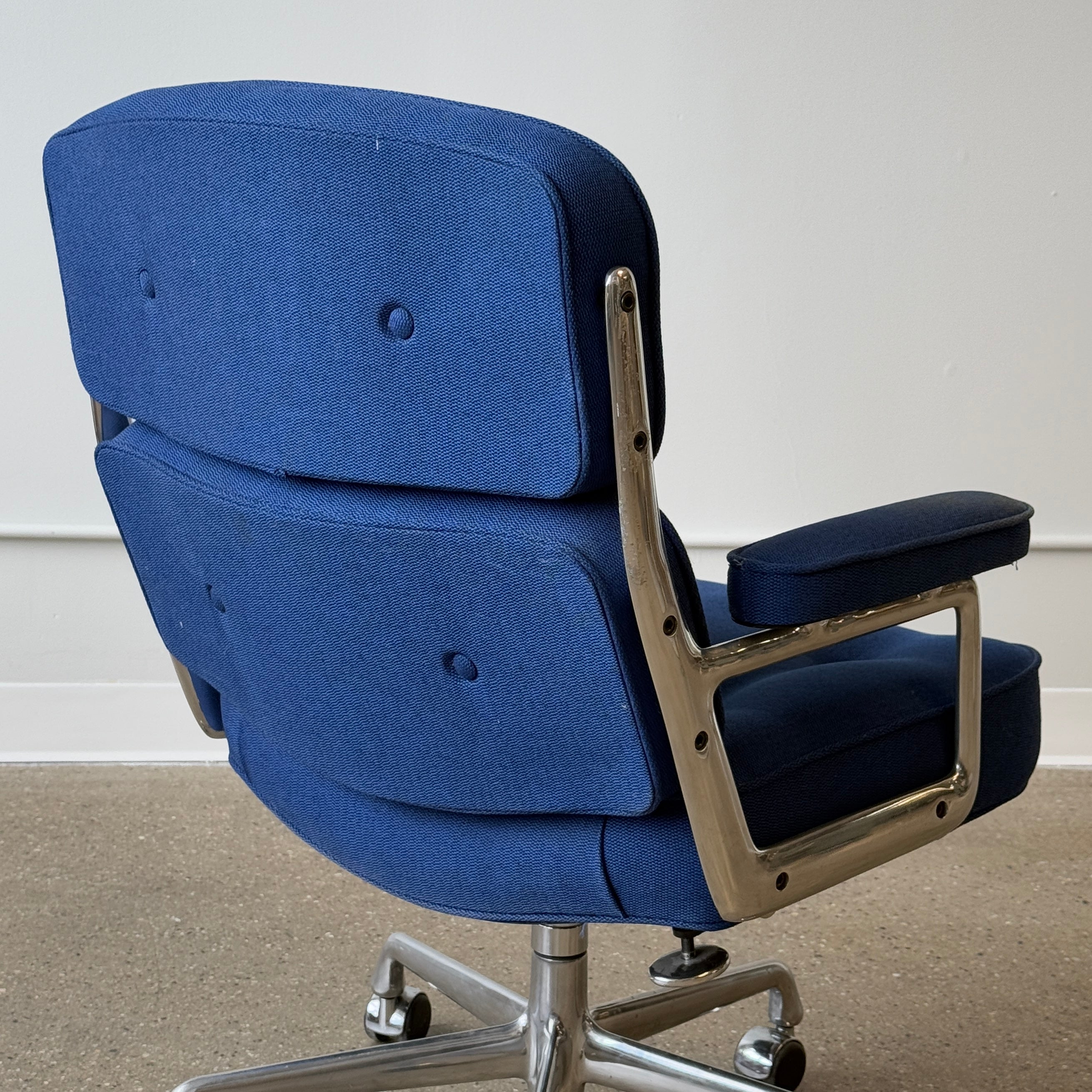 Time Life Management Desk Chair by Charles & Ray Eames for Herman Miller