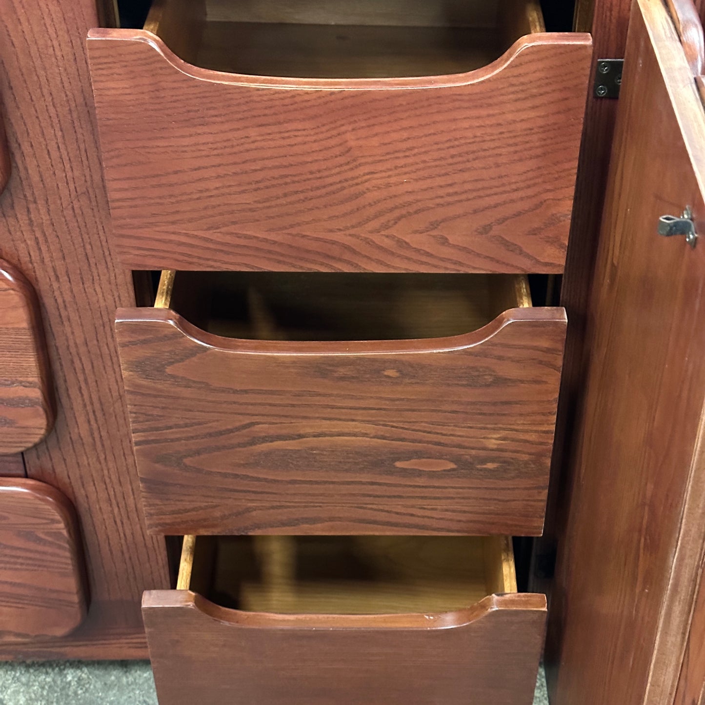 Chunky Modern Oak Dresser/Sideboard