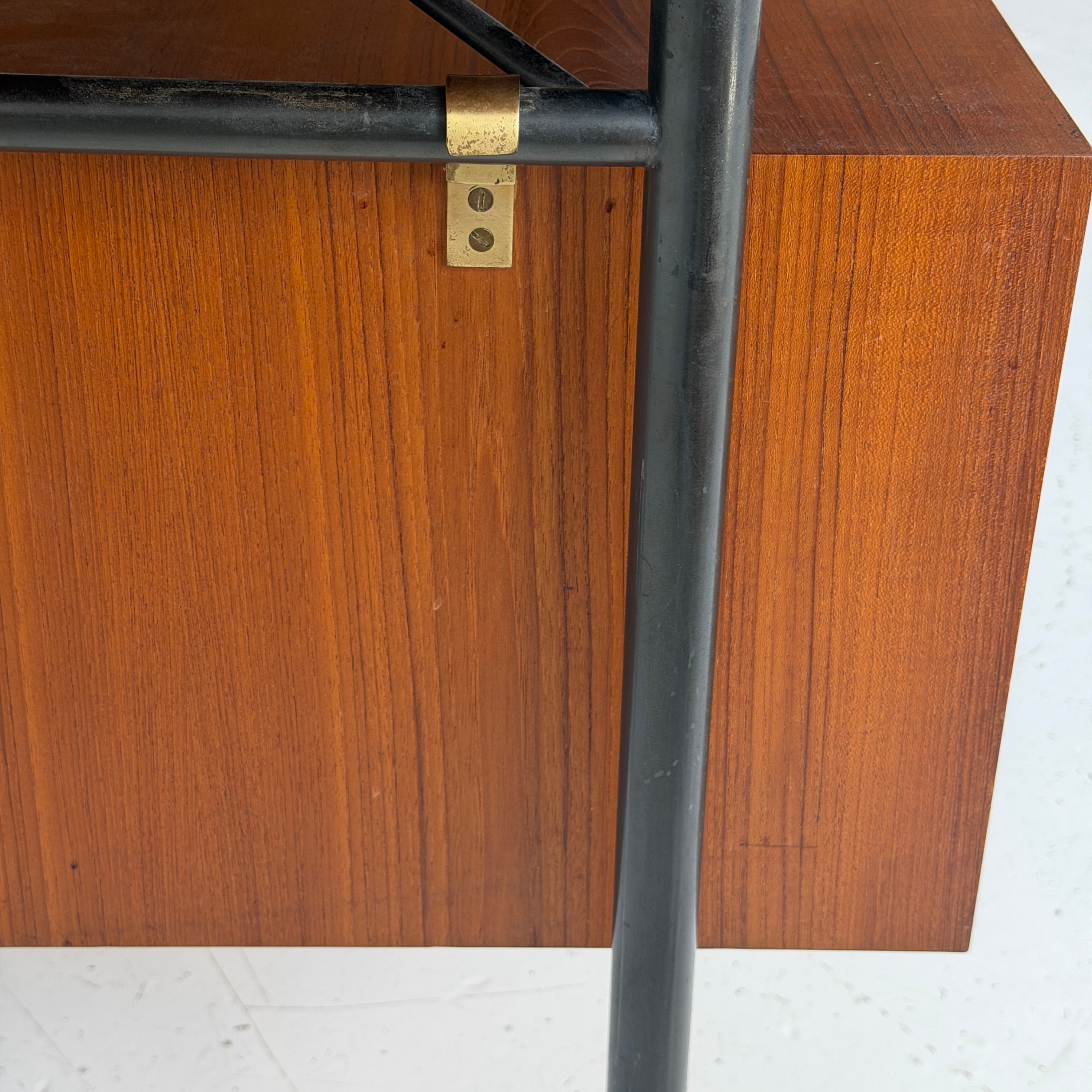 BO69 Nyhaven Desk by Finn Juhl for Bovirke