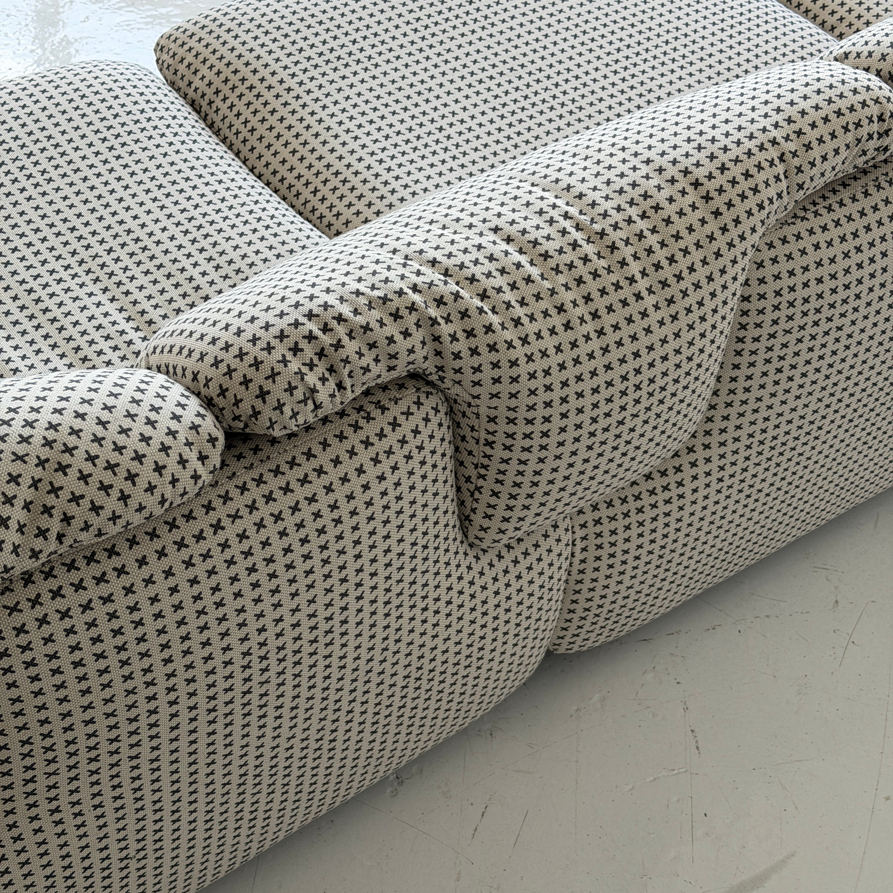 Confidential Sofa by Alberto Rosselli for Saporiti