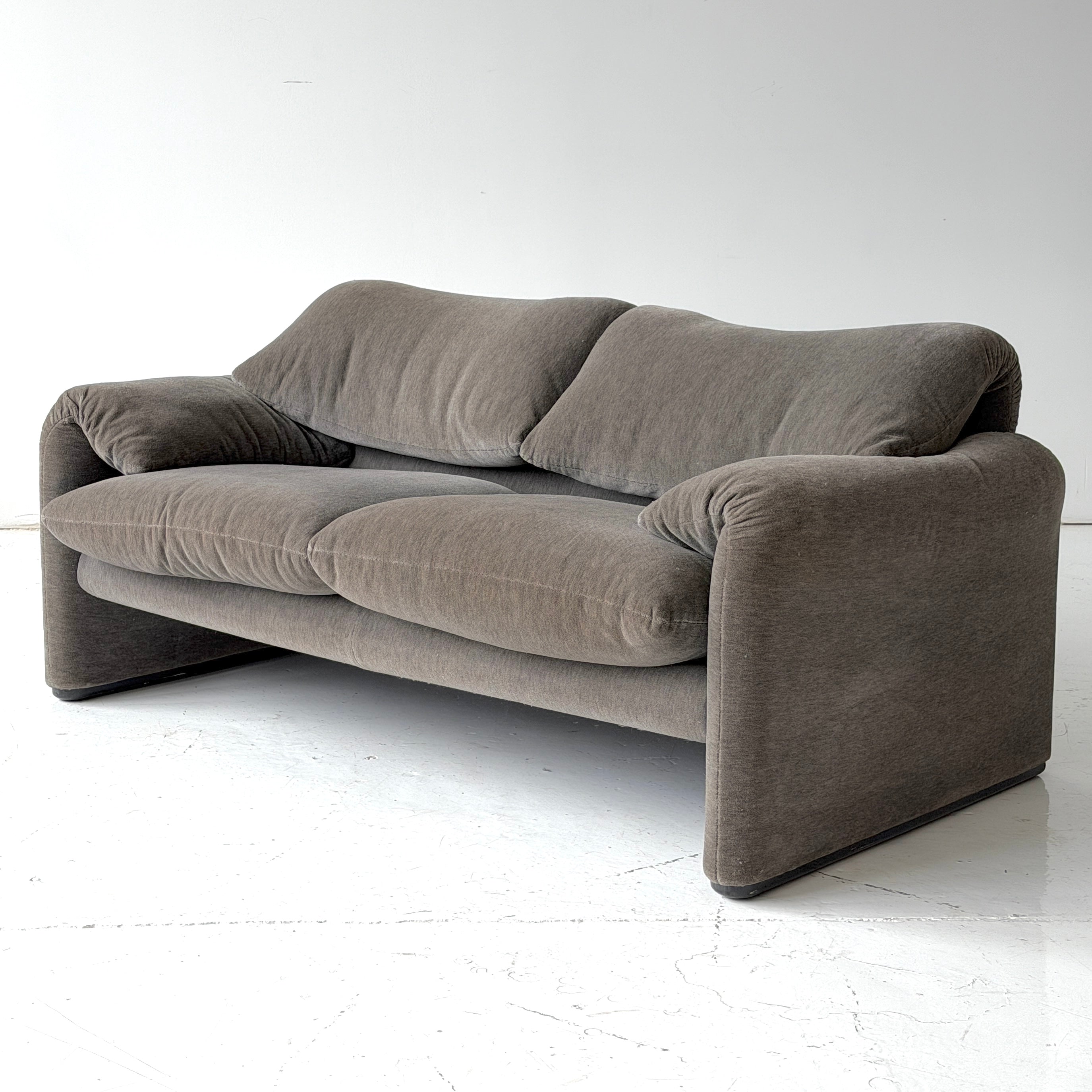 Maralunga Sofa by Vico Magistretti for Cassina