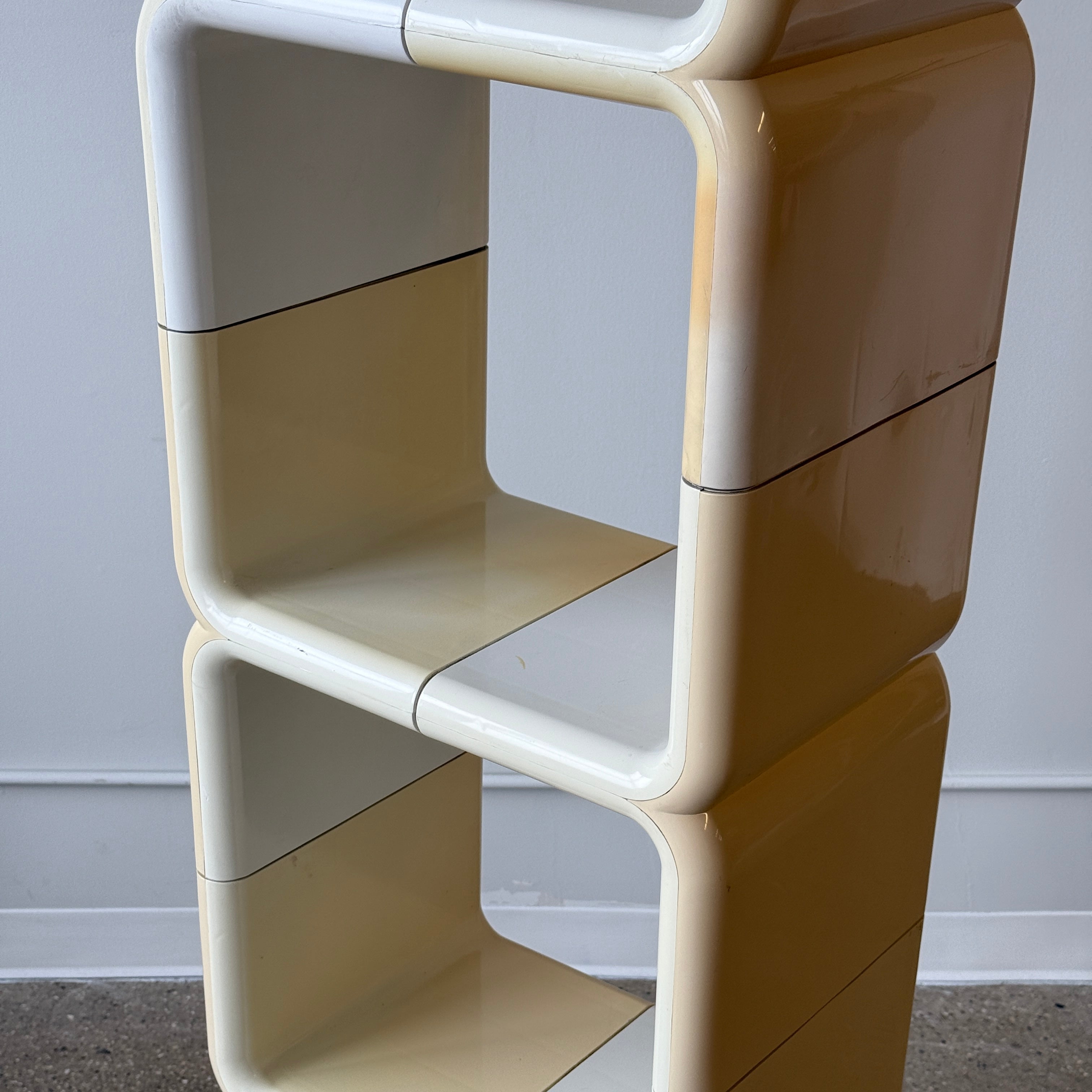 Umbo modular shelving ウンボ シェルフ スペースエイジ d Umbo Modular Shelving Unit by Kay LeRoy Ruggles for Directional