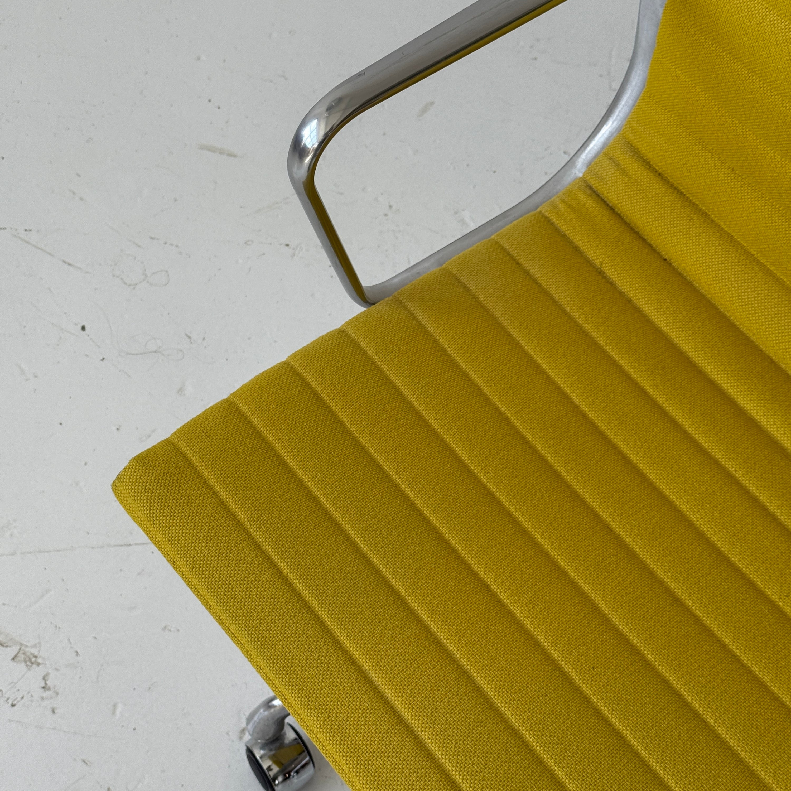 Aluminum Group Task Chair by Charles and Ray Eames for Herman Miller