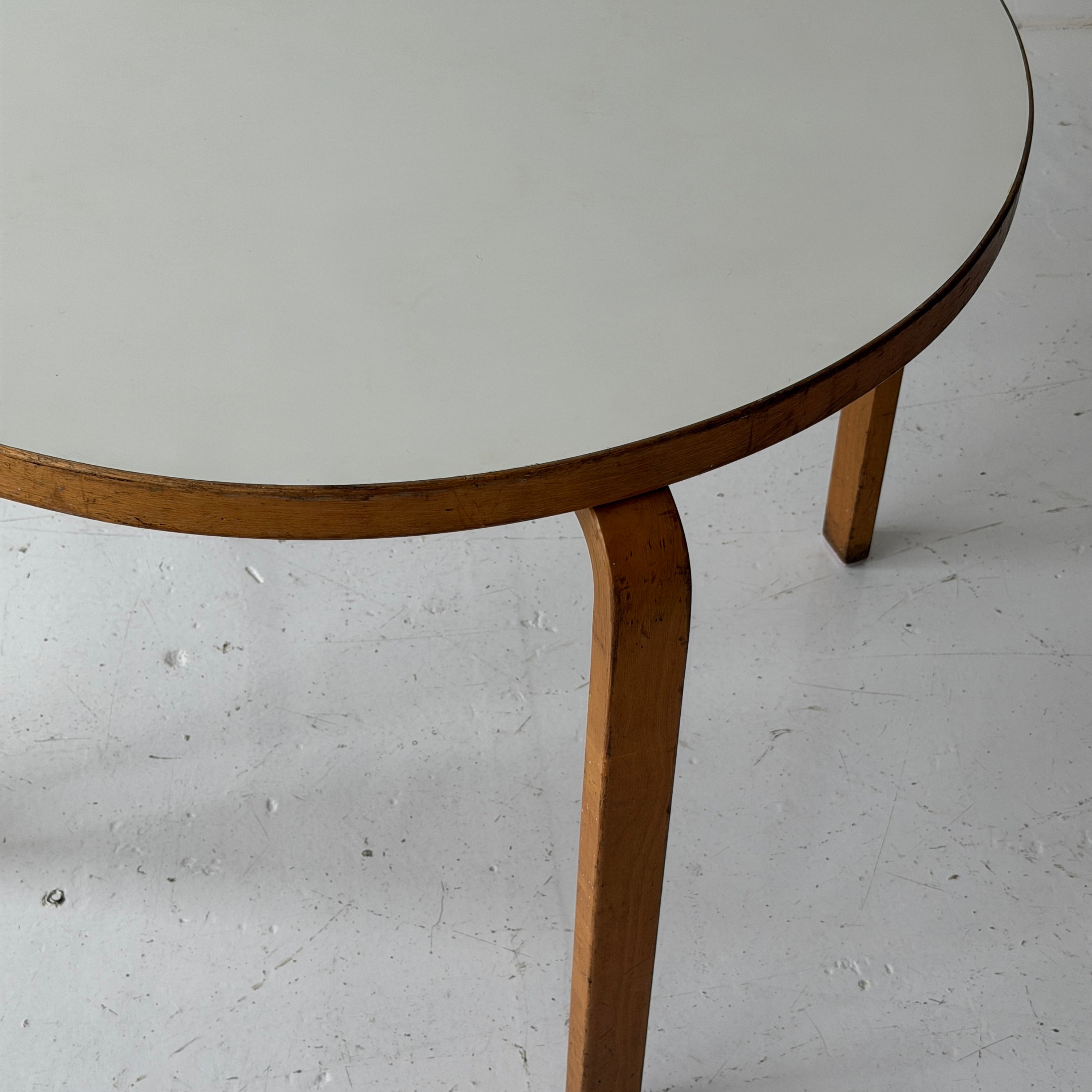 Round White Dining Table by Alvar Aalto for Artek
