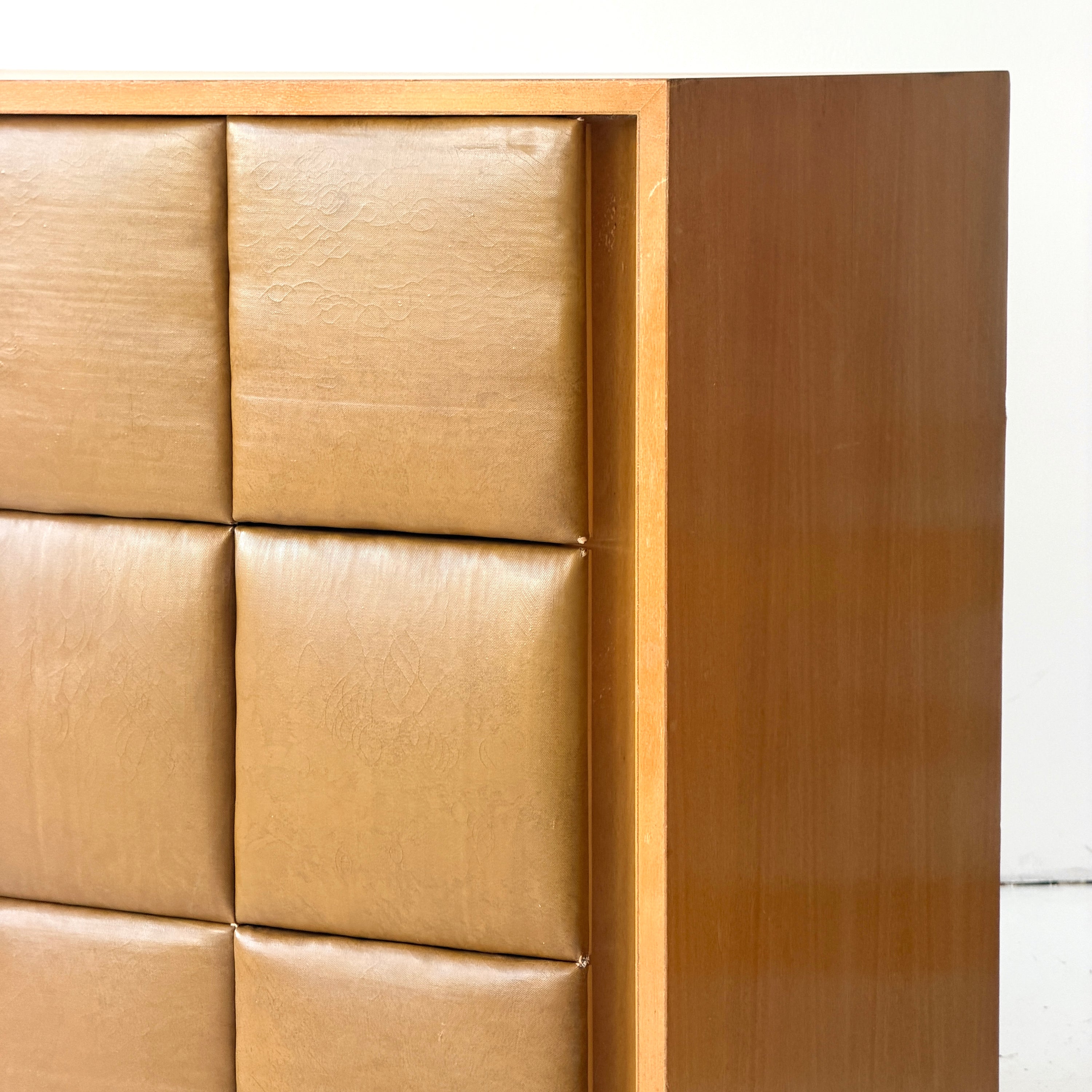 Mahogany Art Deco Dresser by Gilbert Rohde for Herman Miller – spotexclamationpoint Mahogany Art Deco Dresser by Gilbert Rohde for Herman Miller – spotexclamationpoint