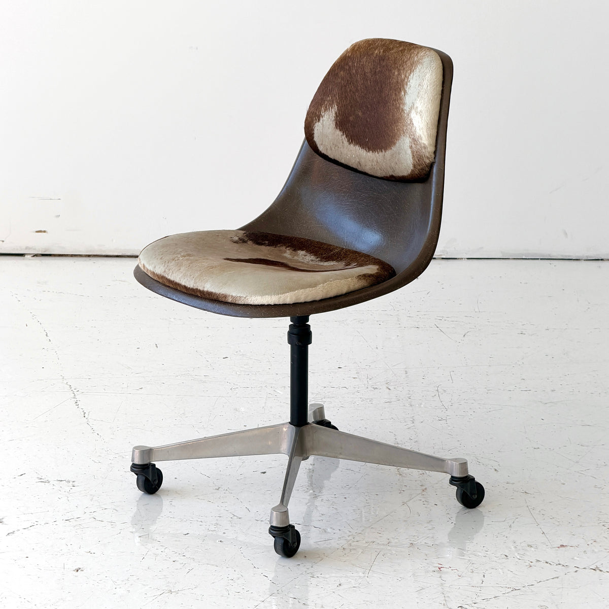 Model PSCC Molded Fiberglass Desk Chair by Charles + Ray Eames for Herman Miller