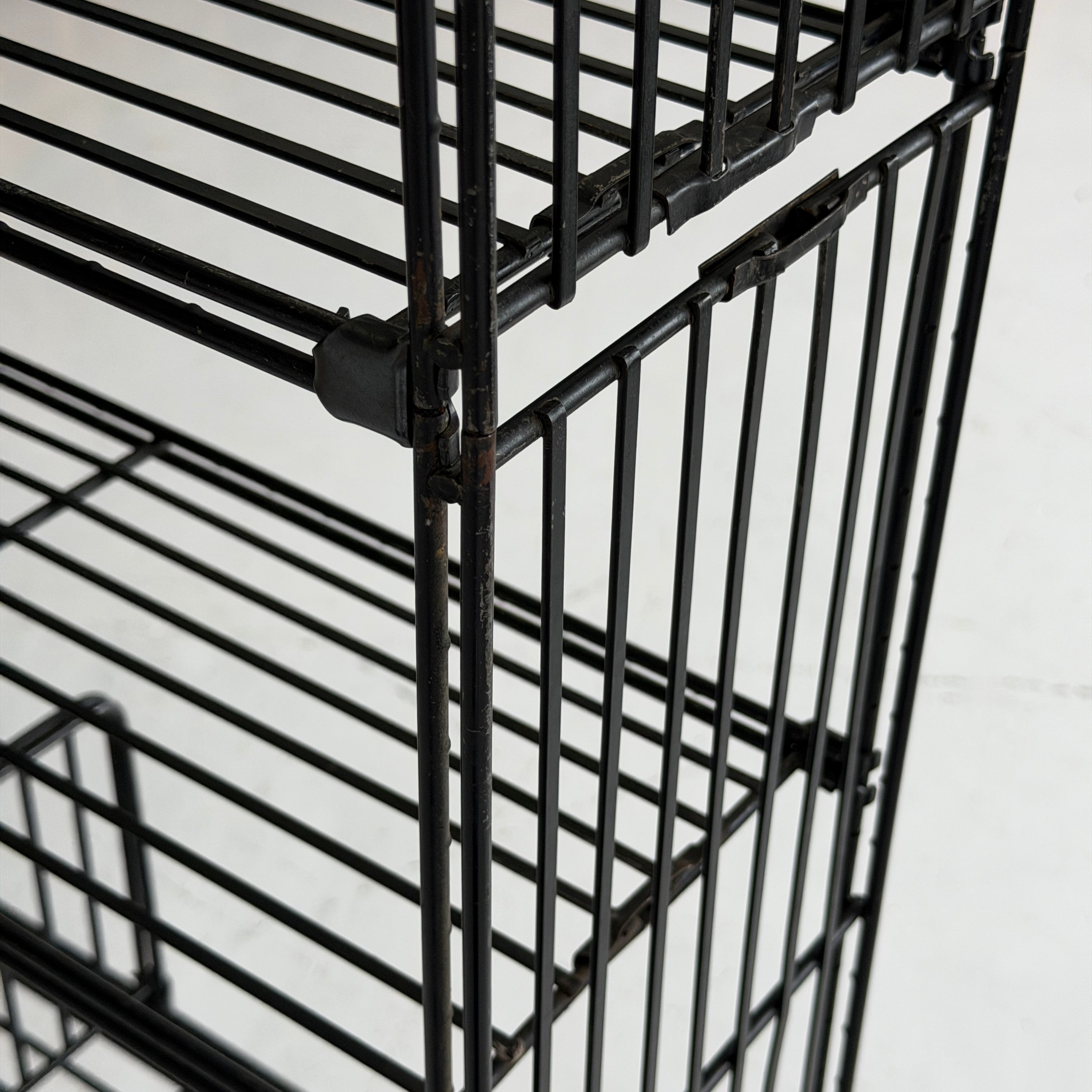 Multistrux Iron Shelving by Multimueble