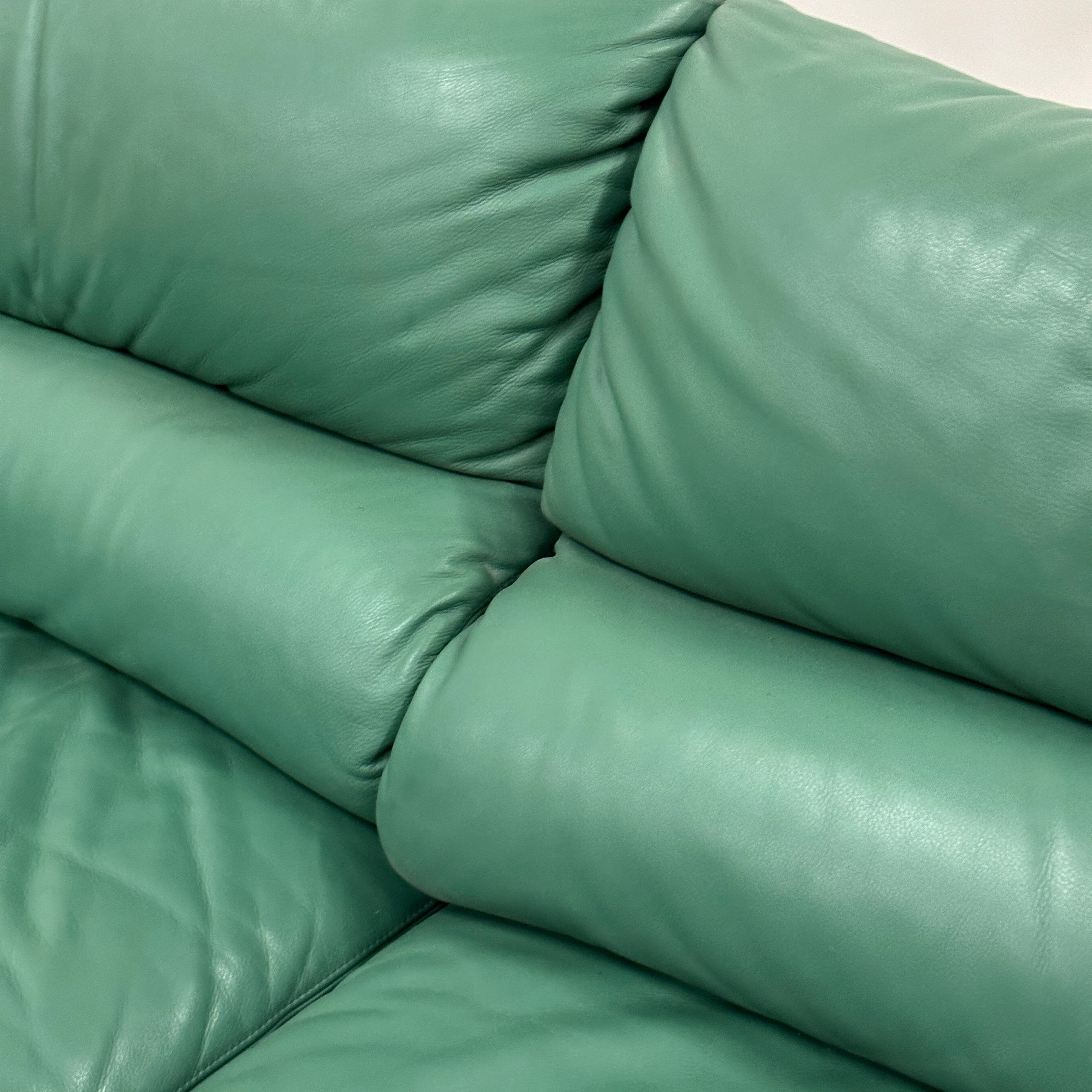 Queening Settee in Leather by Giovanni Offredi for Saporiti