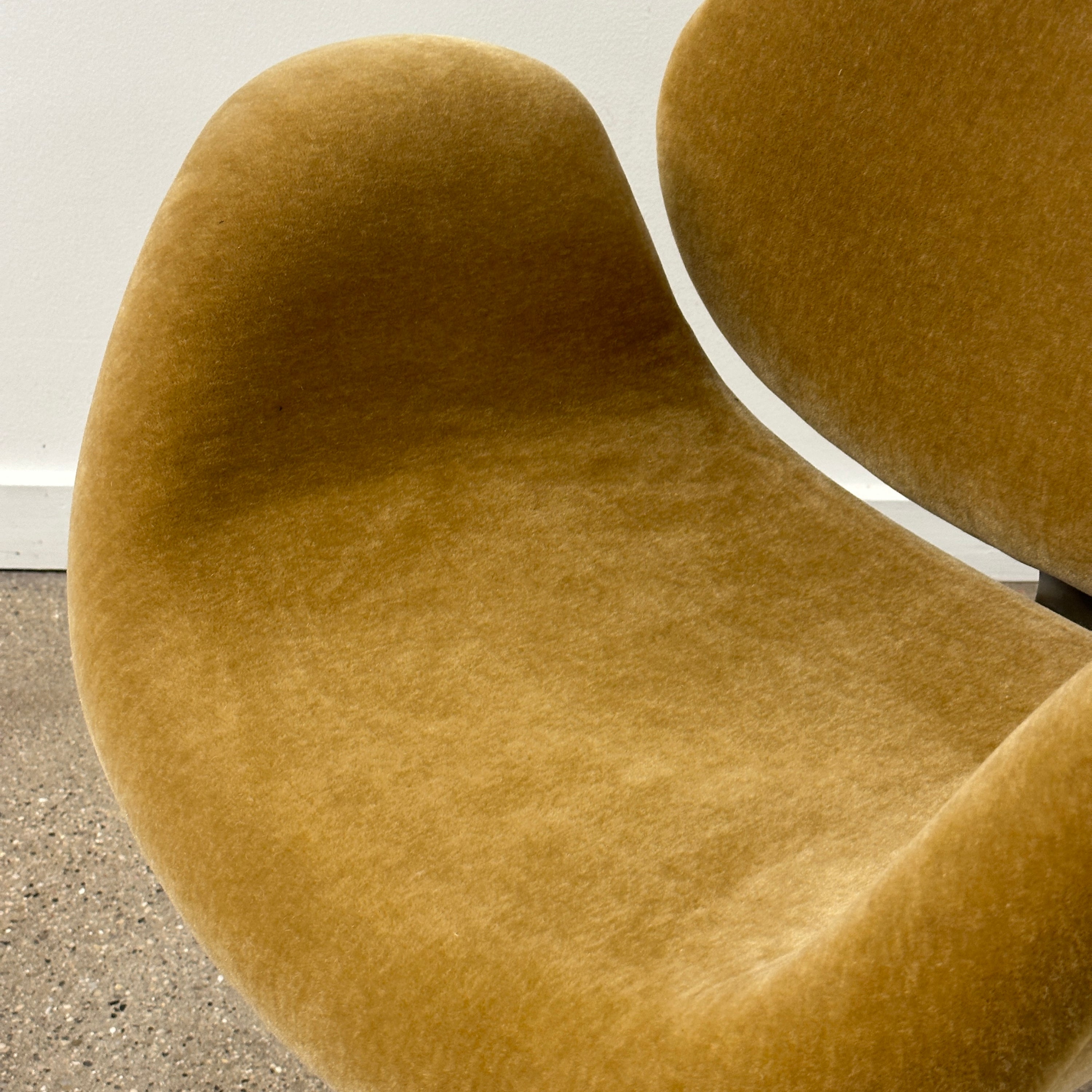 Little Tulip  Chair by Pierre Paulin for Artifort