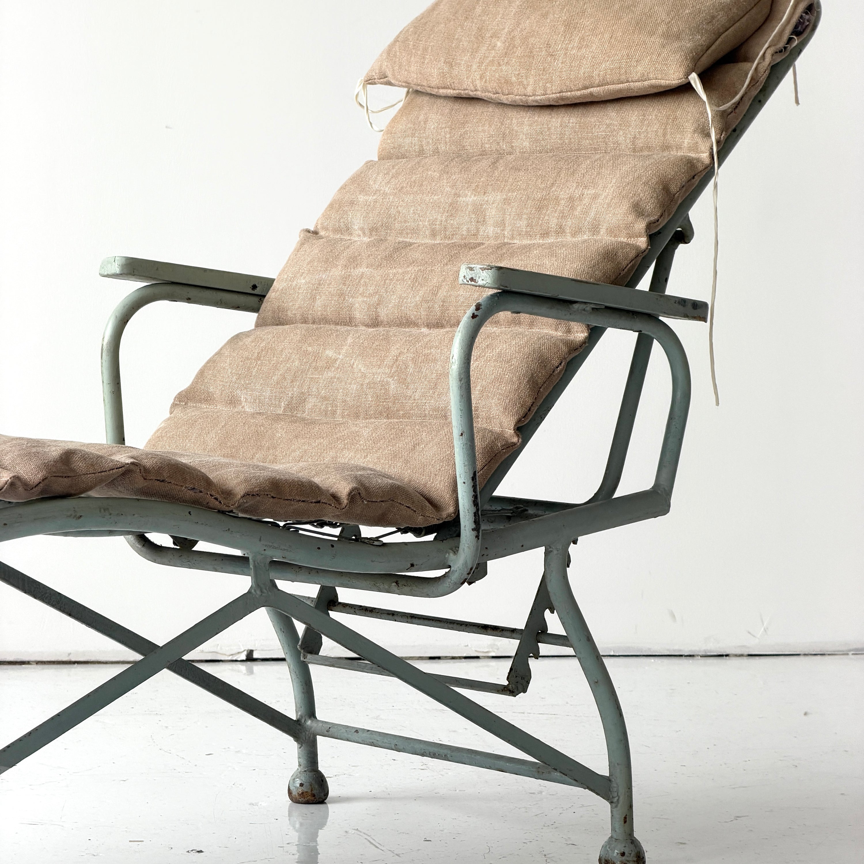 Adjustable Paimio Daybed by Alvar Aalto