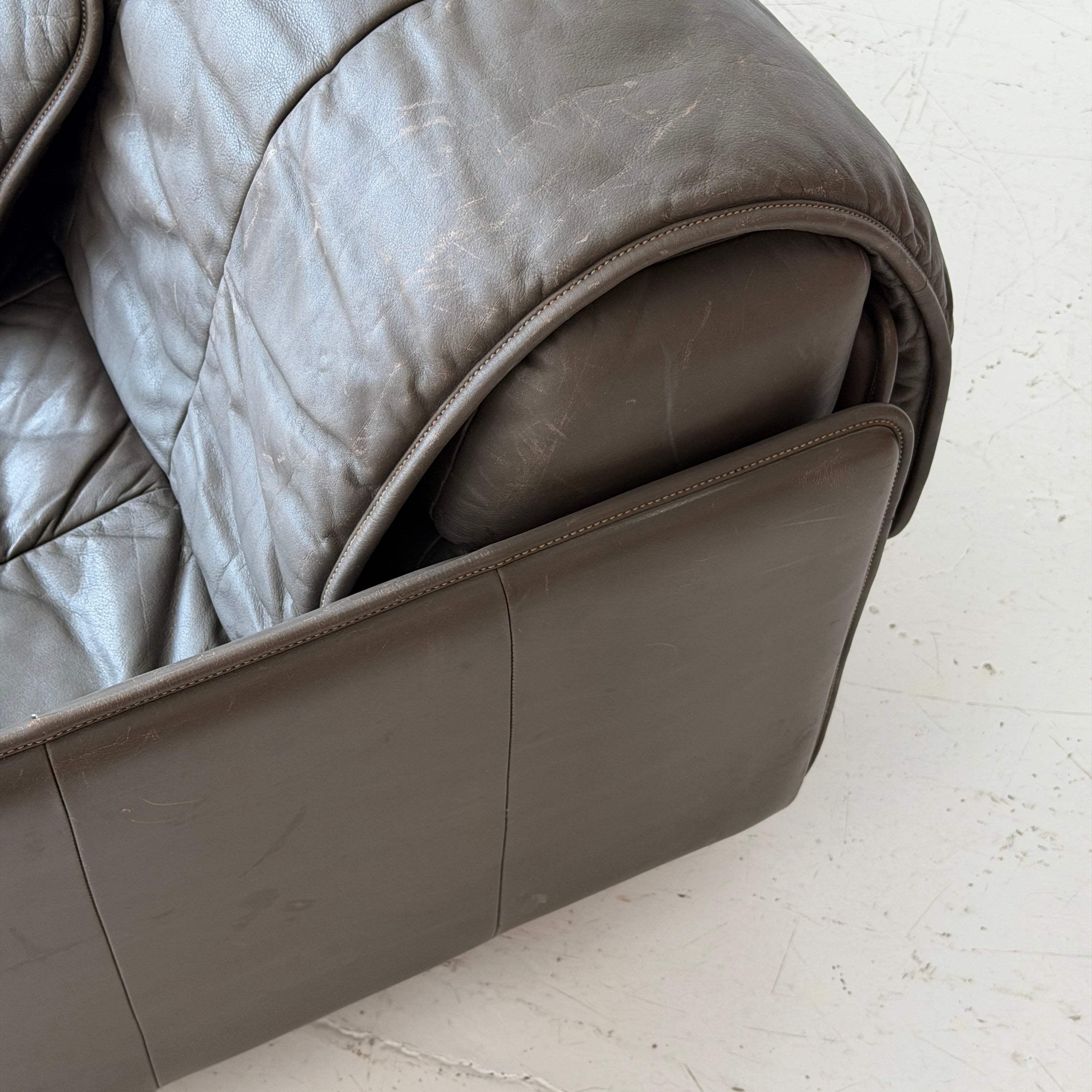 DS-69 Leather Sleeper Sofa by De Sede