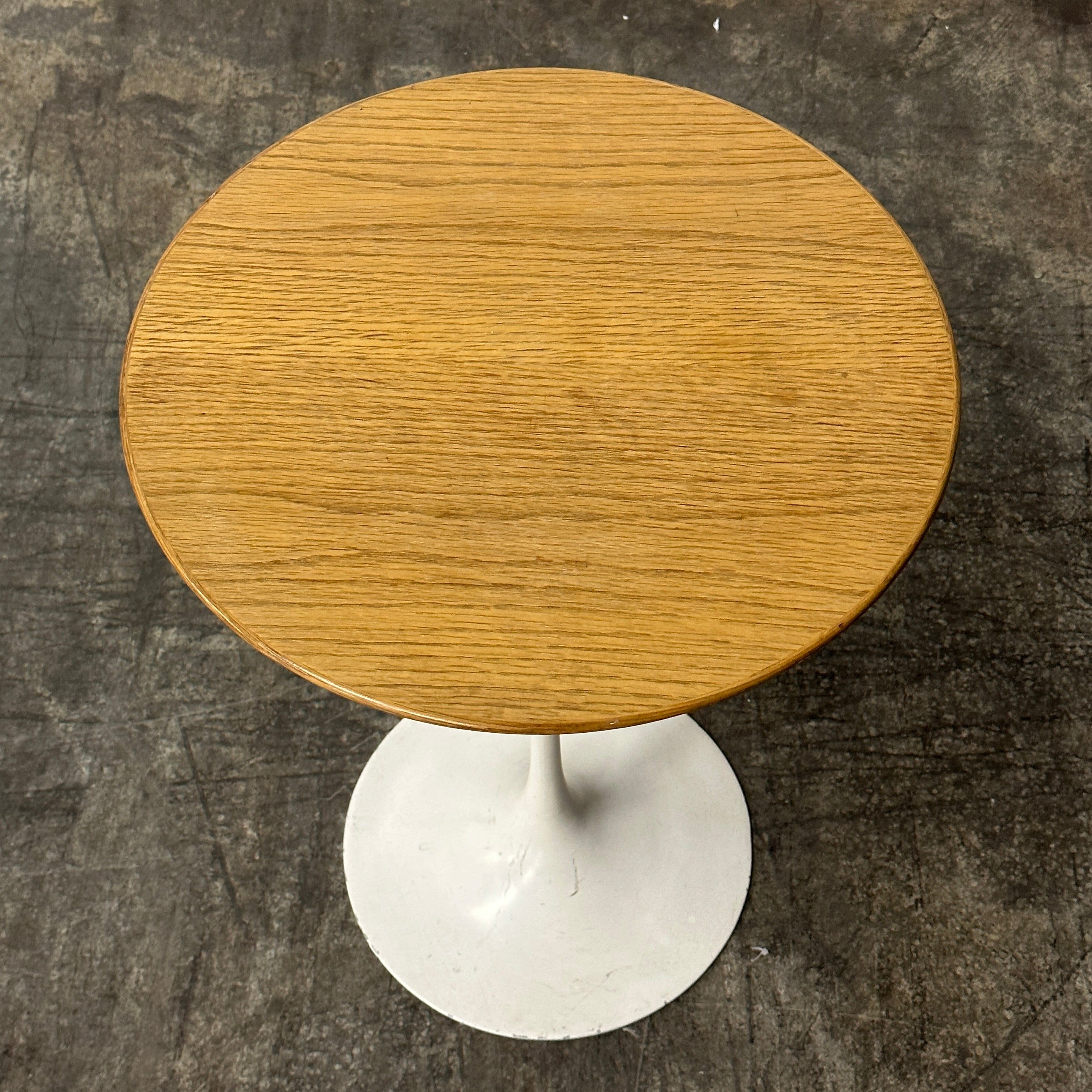 Tulip Side table by Eero Saarinen for Knoll