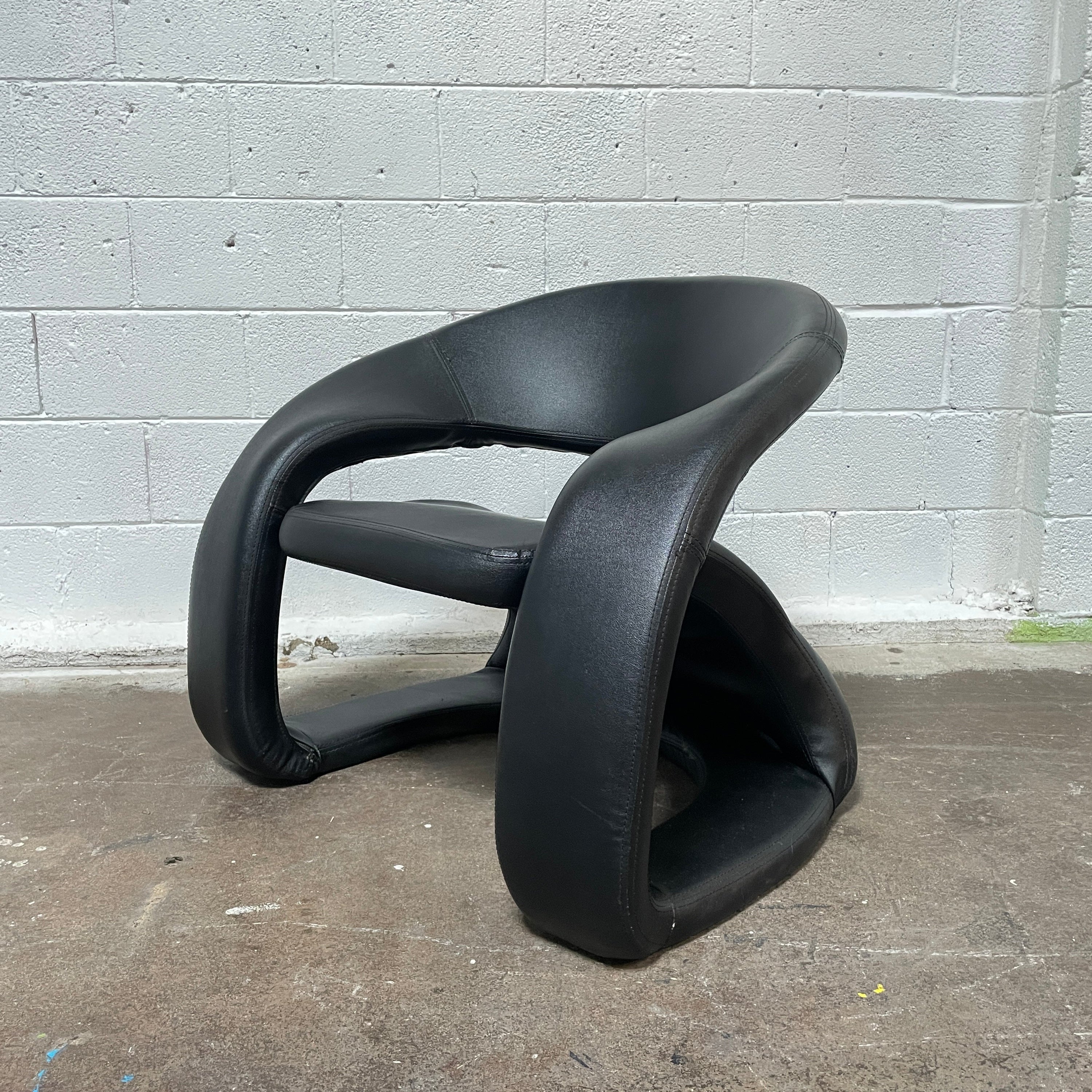 Jaymar Tongue Chair in Black