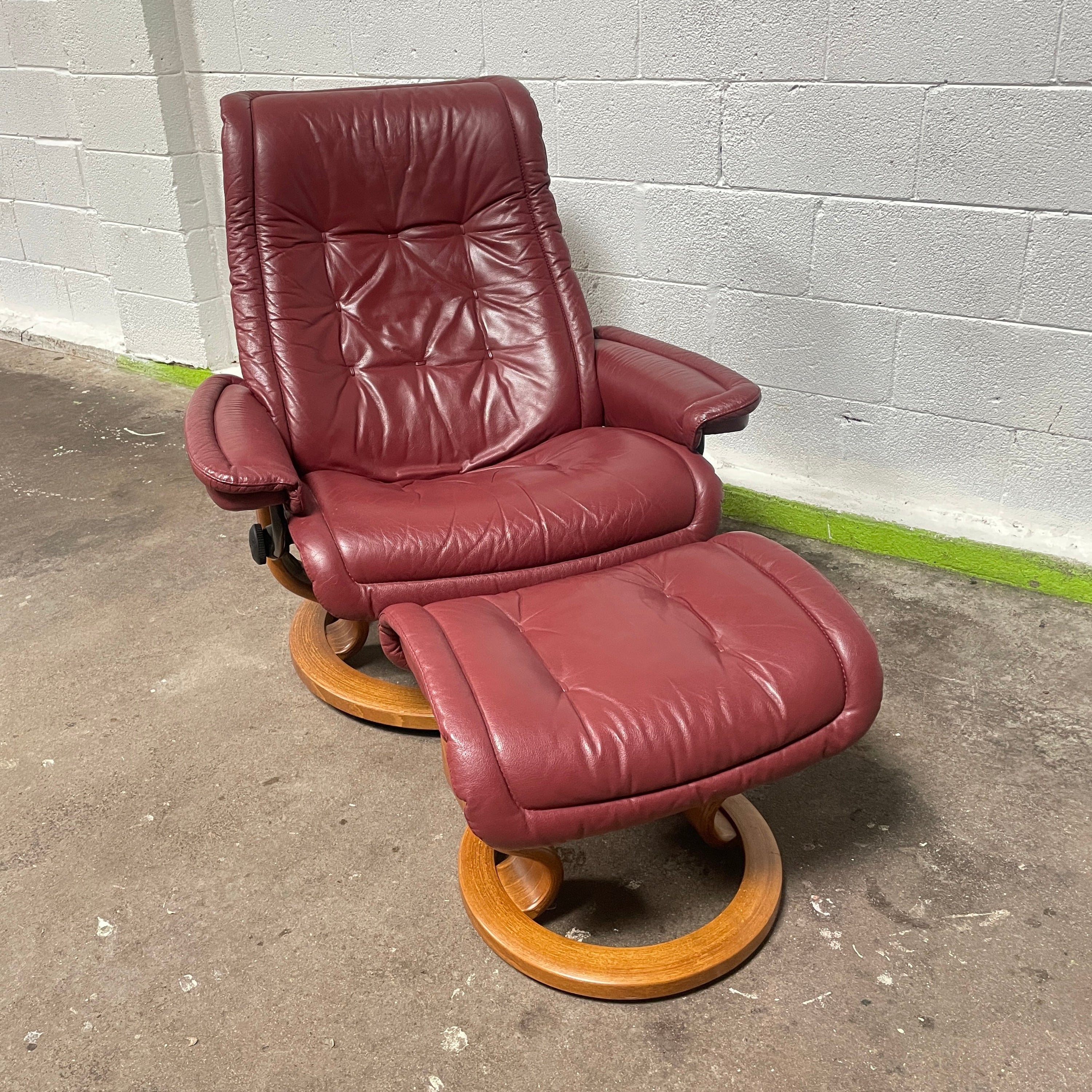 Ekornes Stressless Recliner + Ottoman